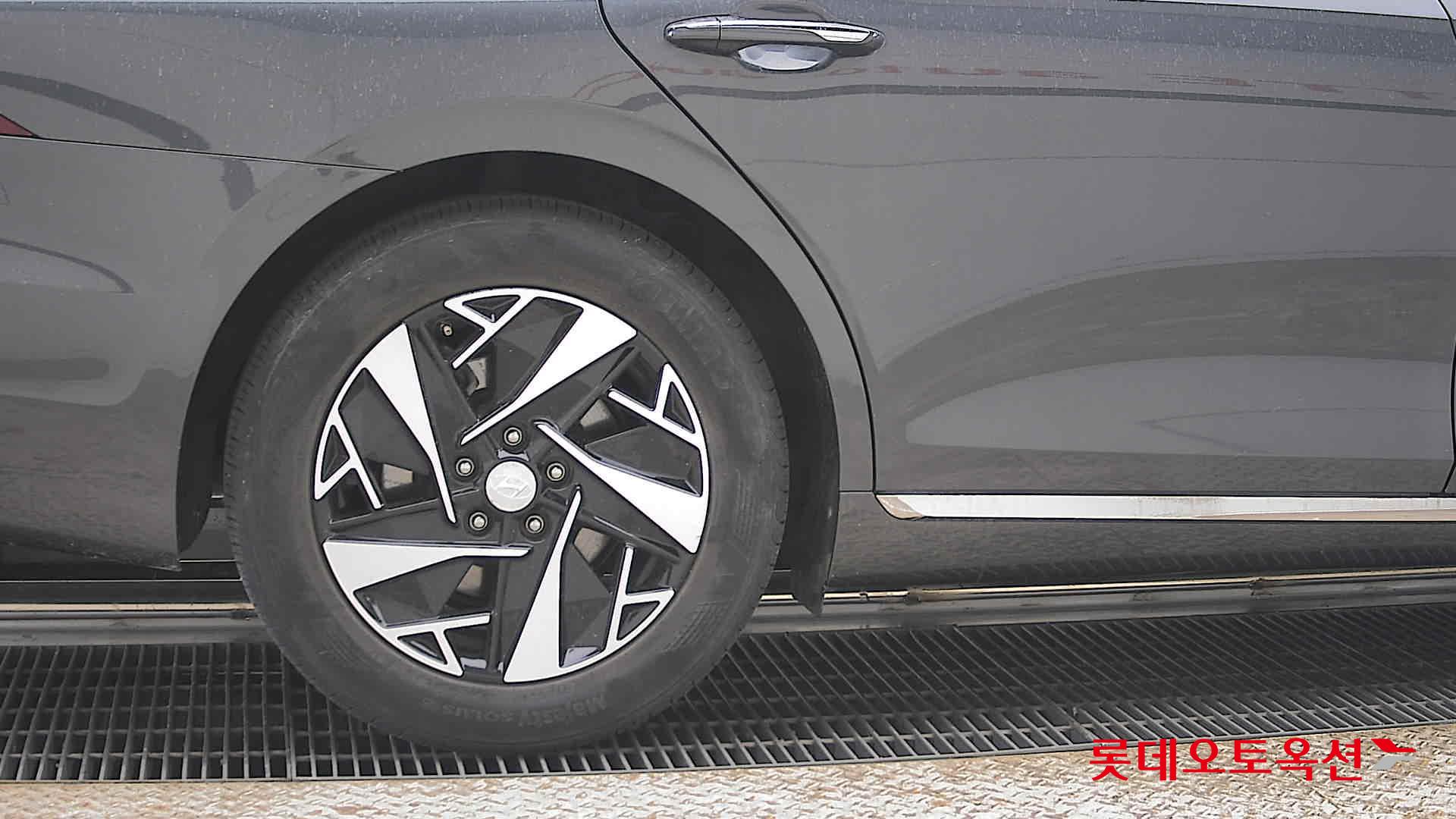 Hyundai Grandeur - 28
