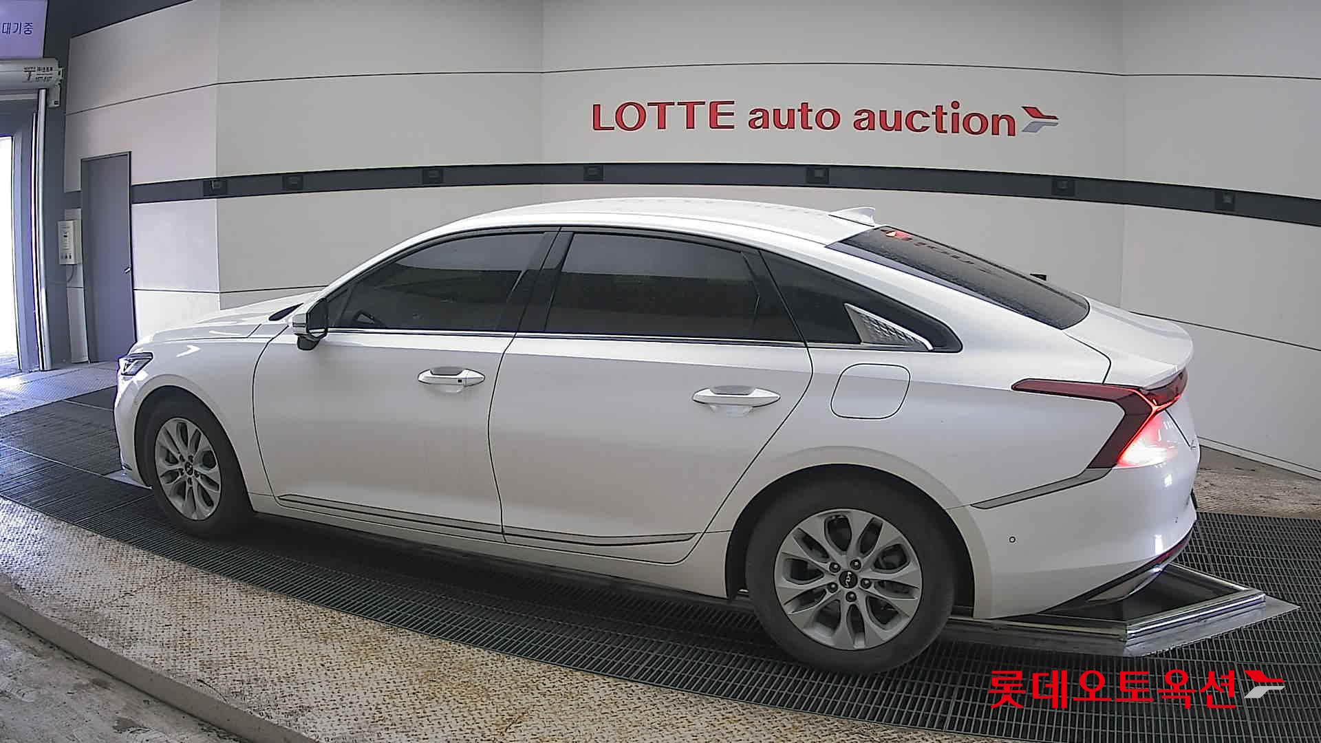 Kia K8 - 14
