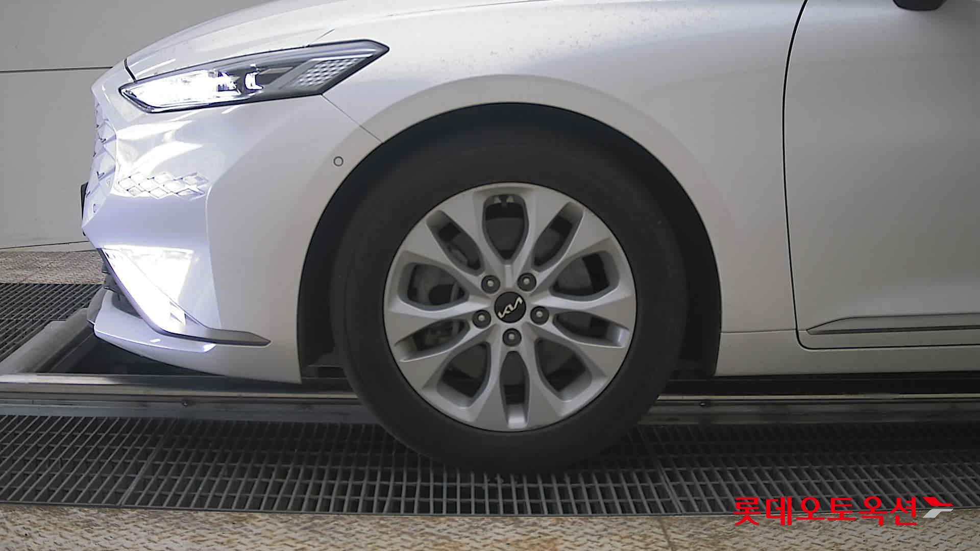 Kia K8 - 25