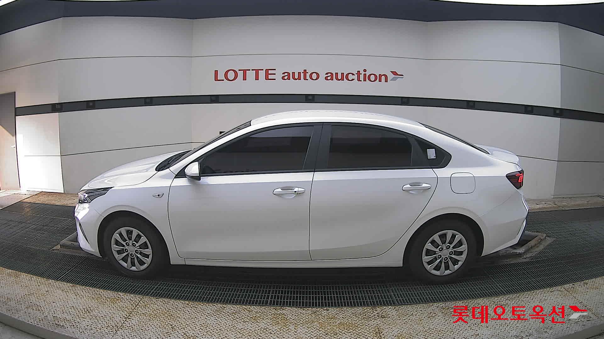 Kia K3 2022 - Image 13