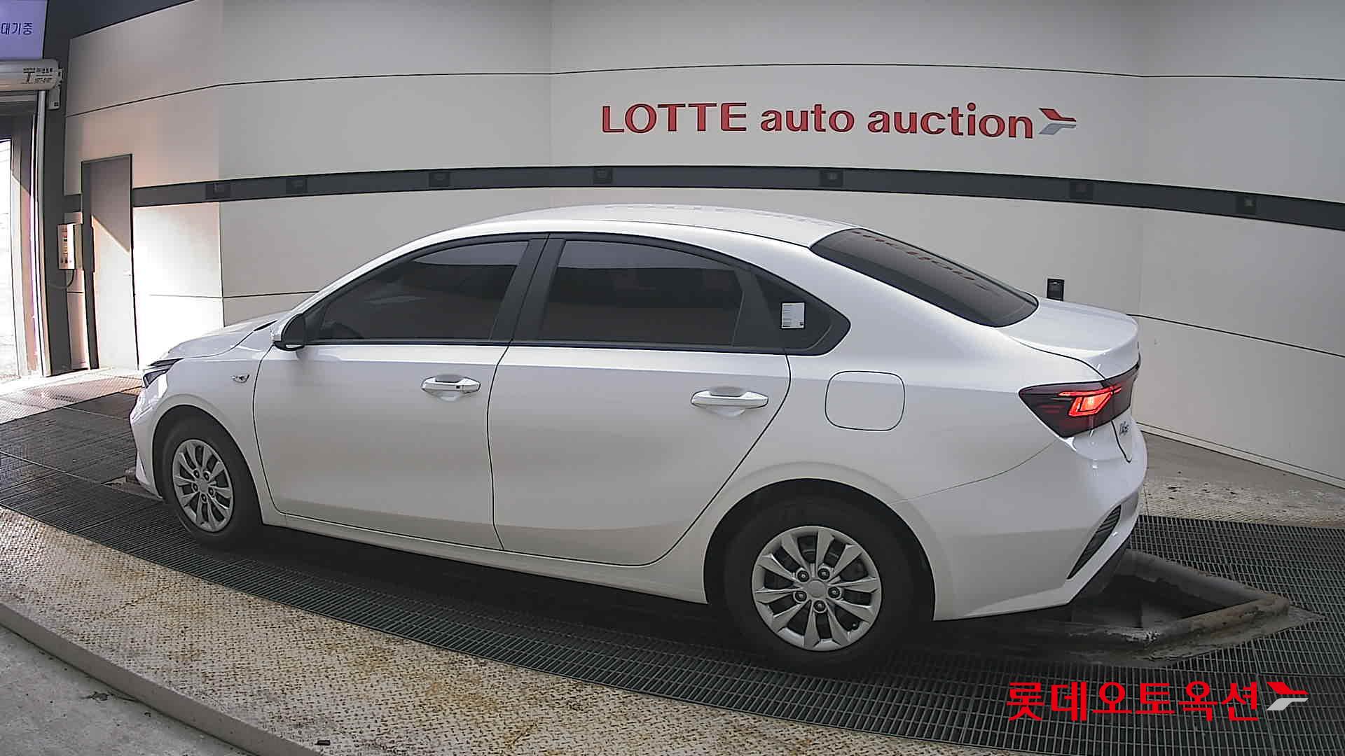 Kia K3 2022 - Image 14