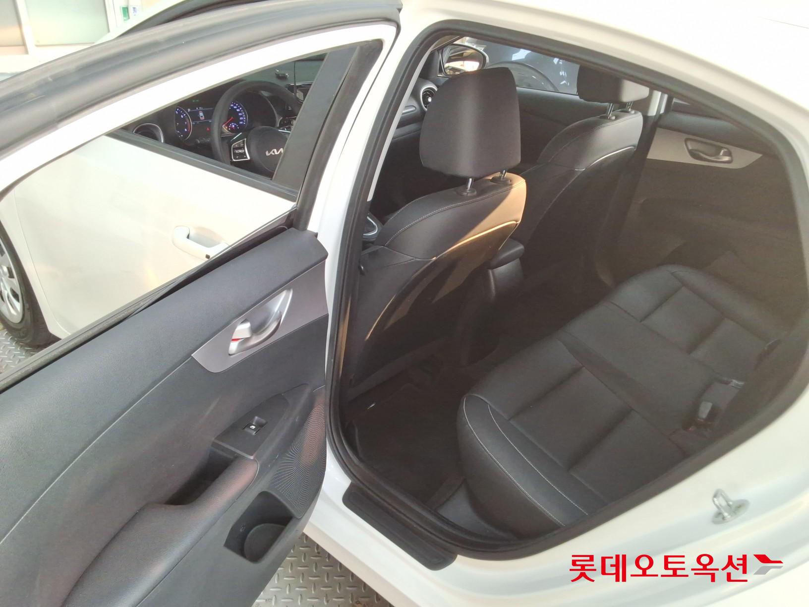 Kia K3 2022 - Image 36