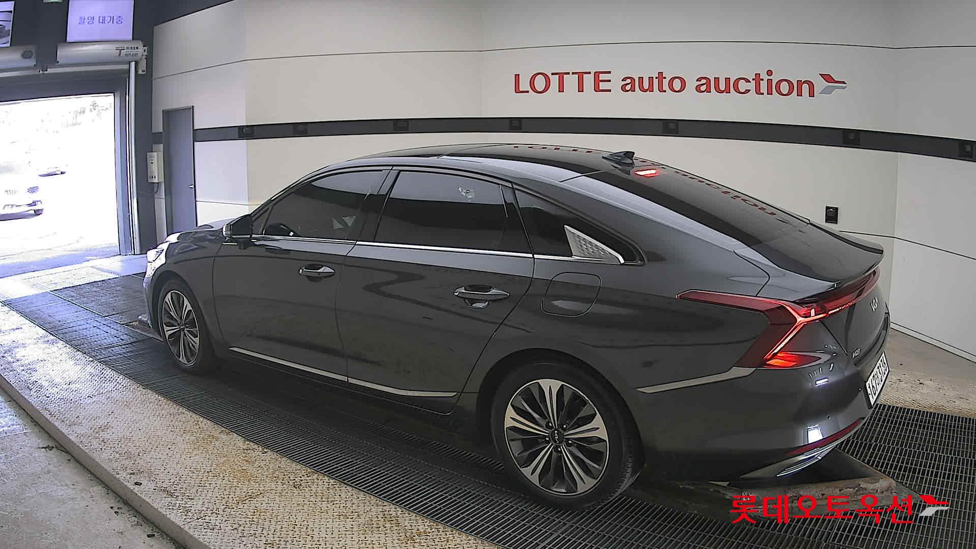 كيا K8 2022 - صورة 15