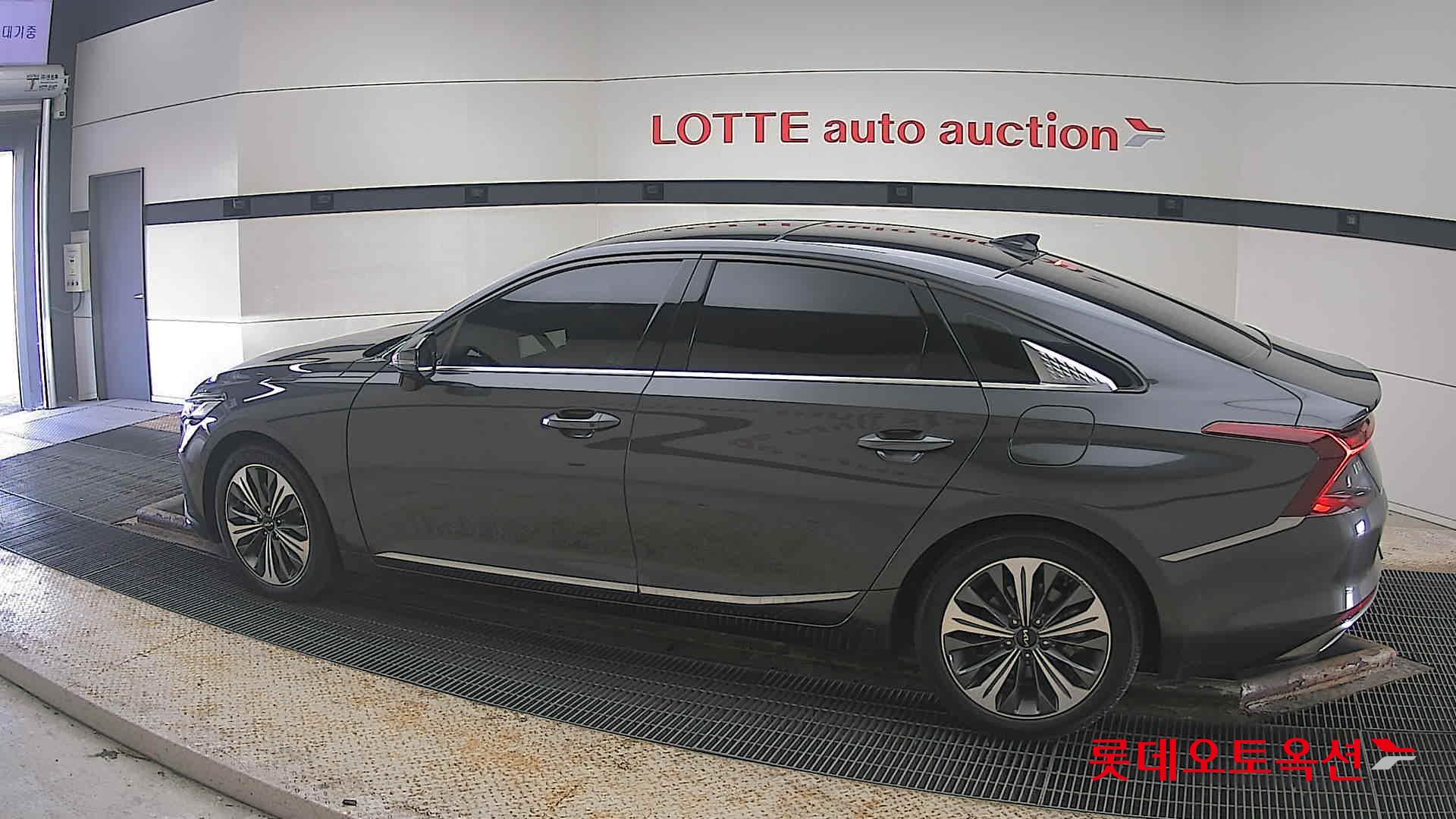 كيا K8 2022 - صورة 14