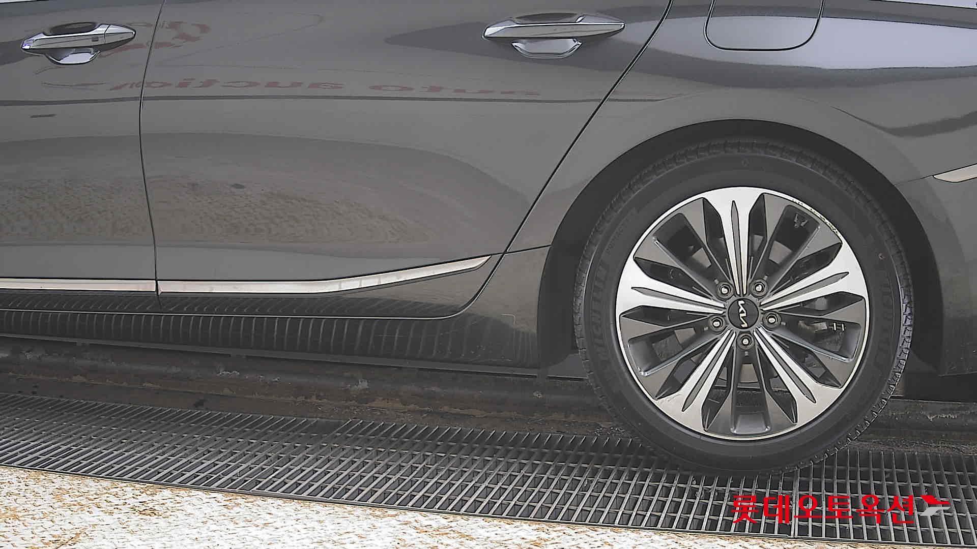 كيا K8 2022 - صورة 26