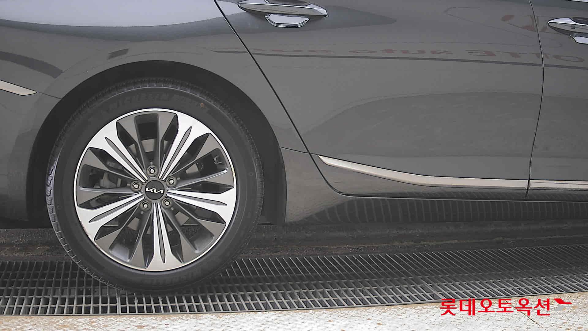 كيا K8 2022 - صورة 28