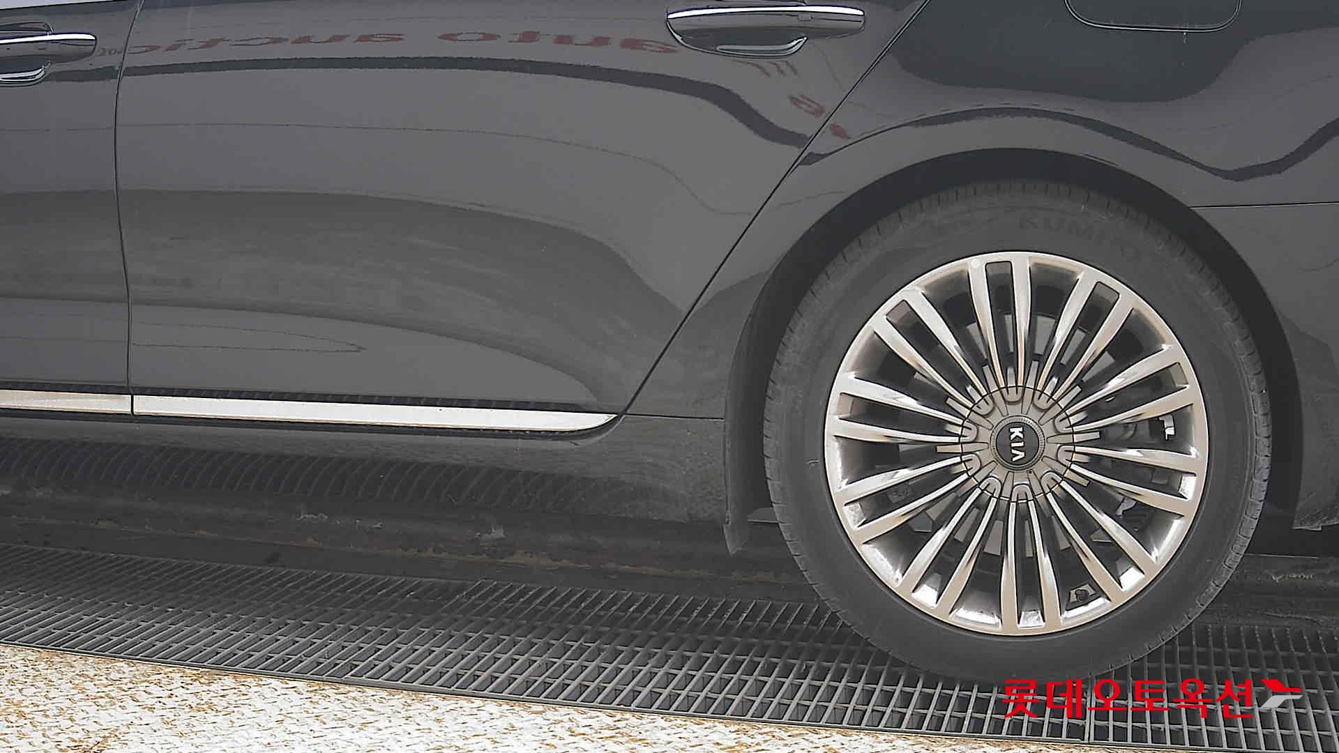 2021 - kia k9