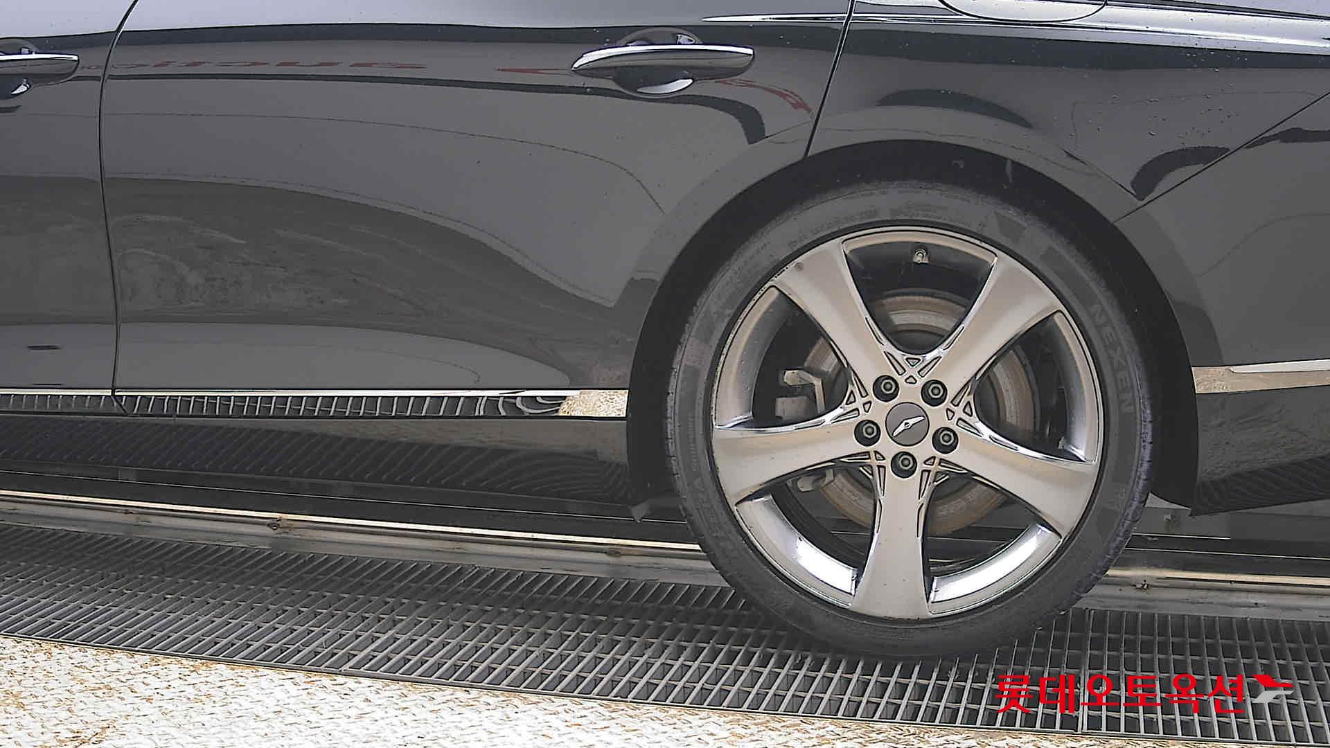 Genesis G80 - 26