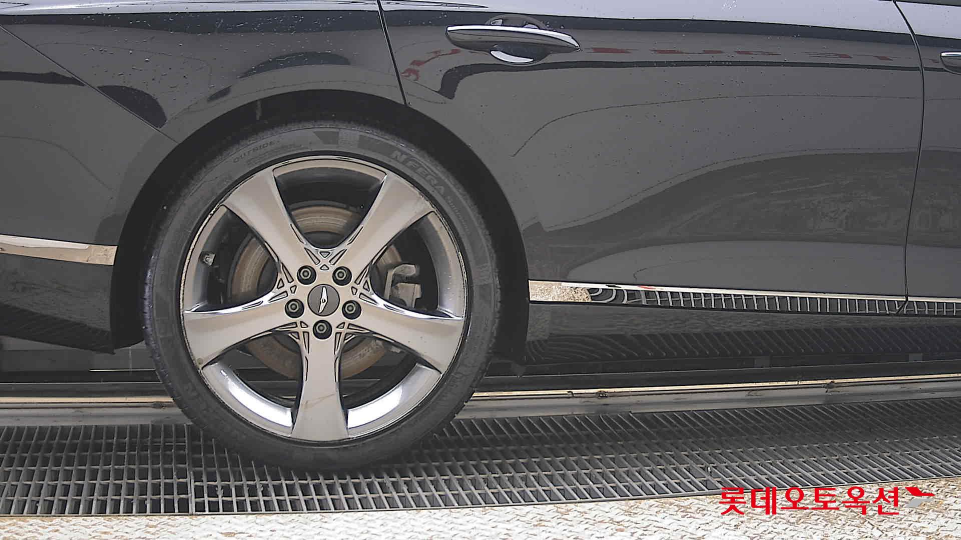Genesis G80 - 28