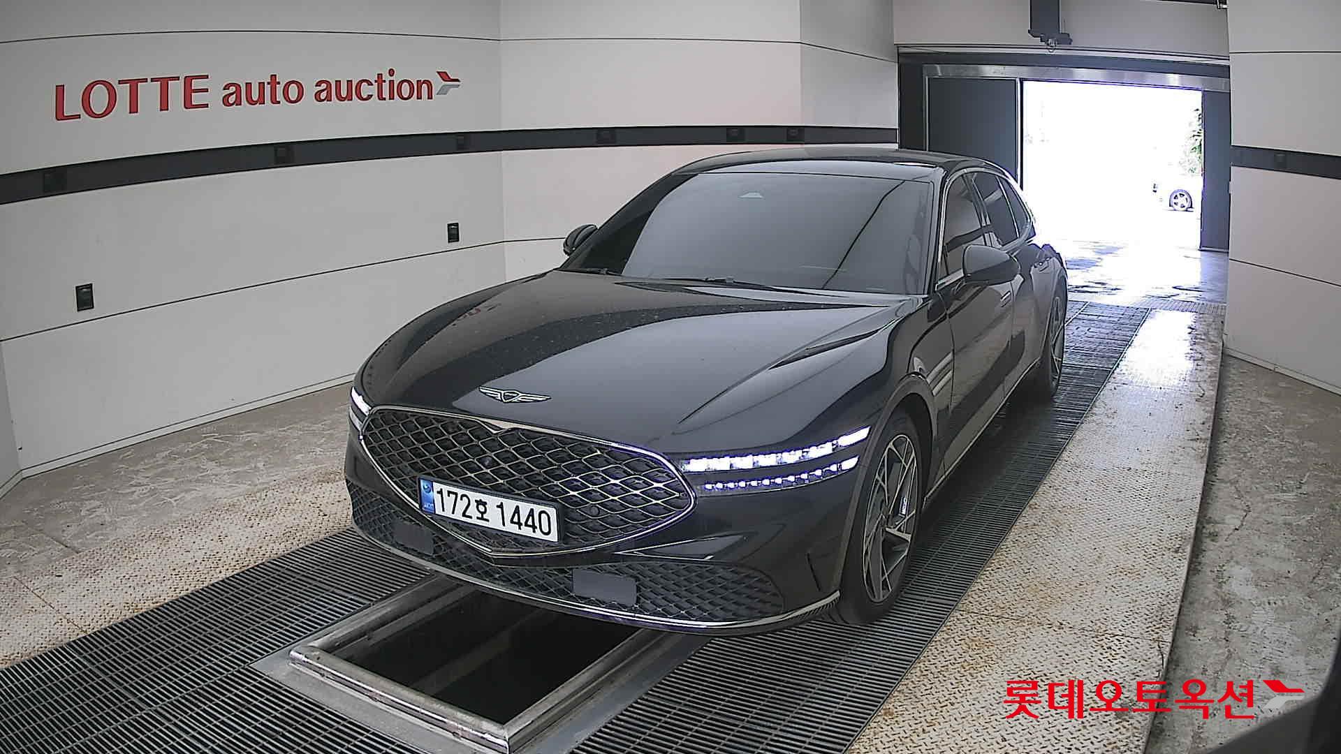 2022 - genesis g90