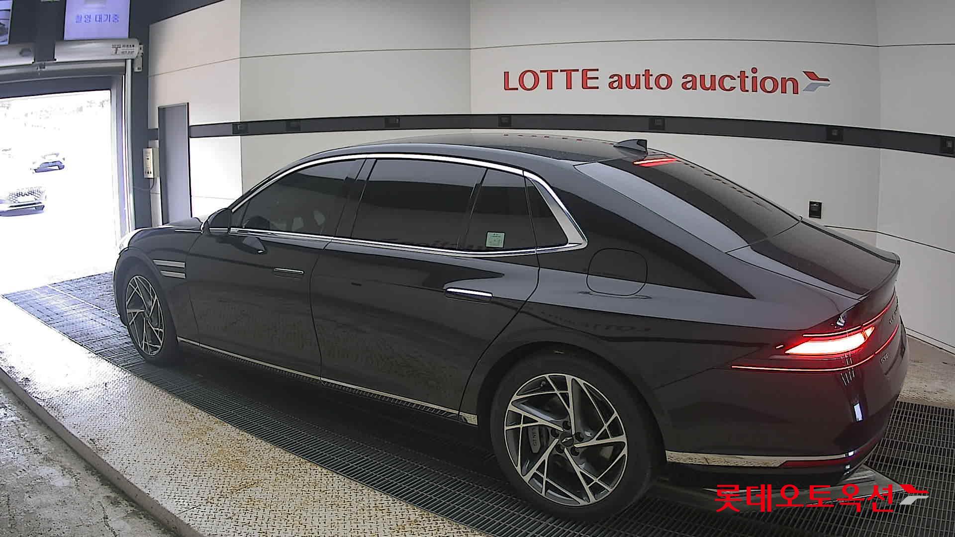 2022 - genesis g90