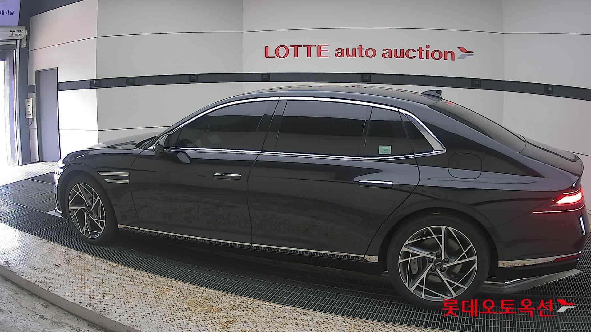 2022 - genesis g90