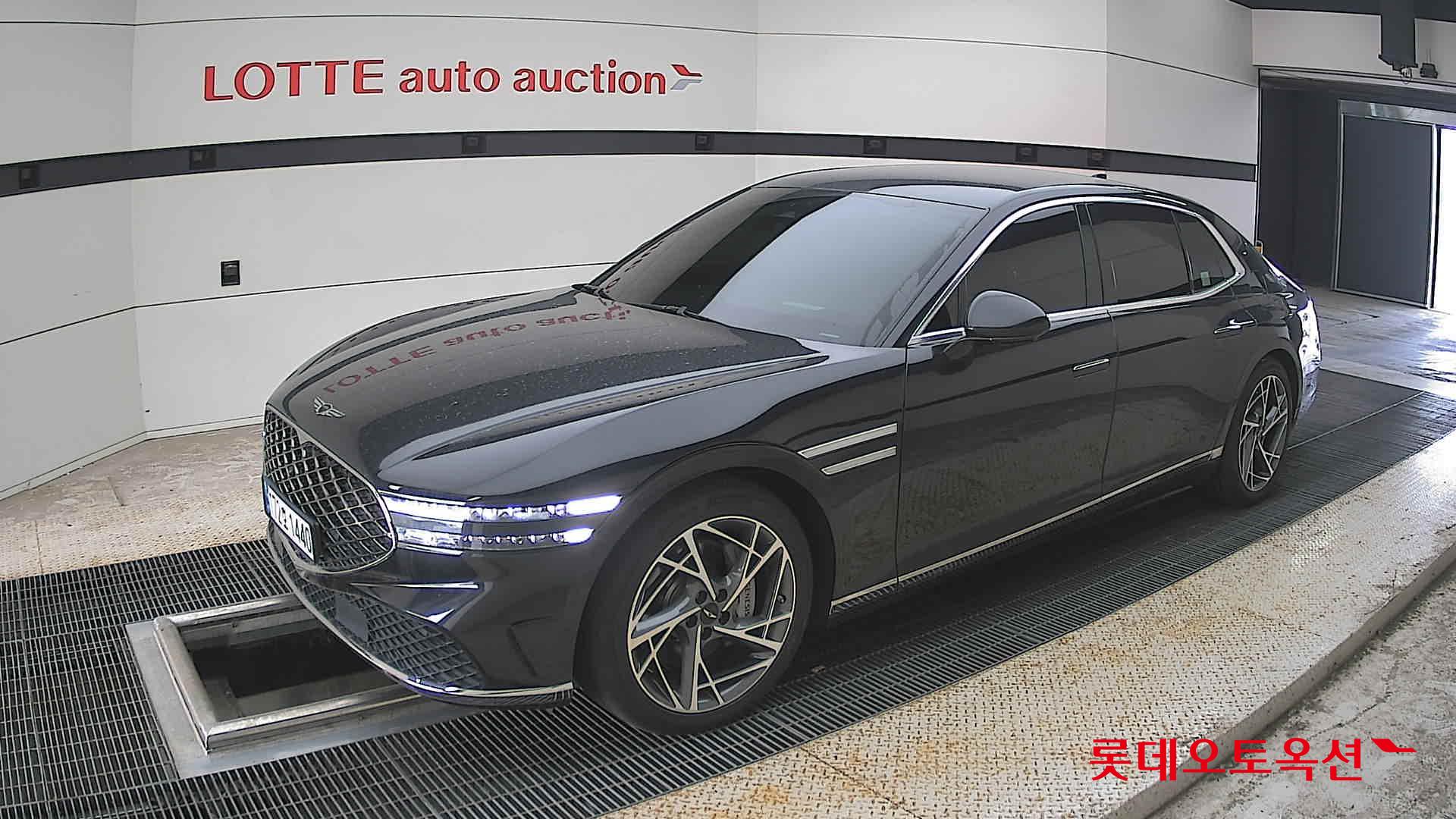 2022 - genesis g90