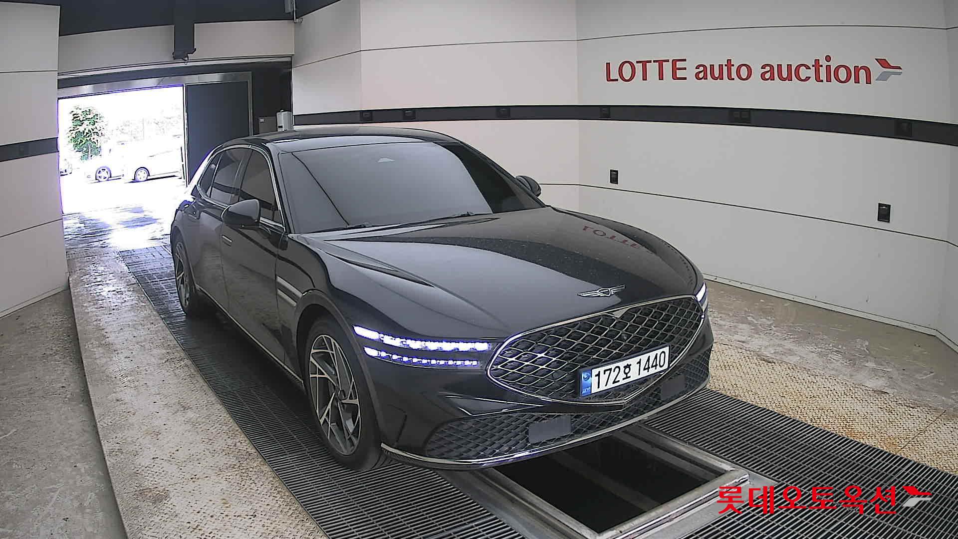 2022 - genesis g90