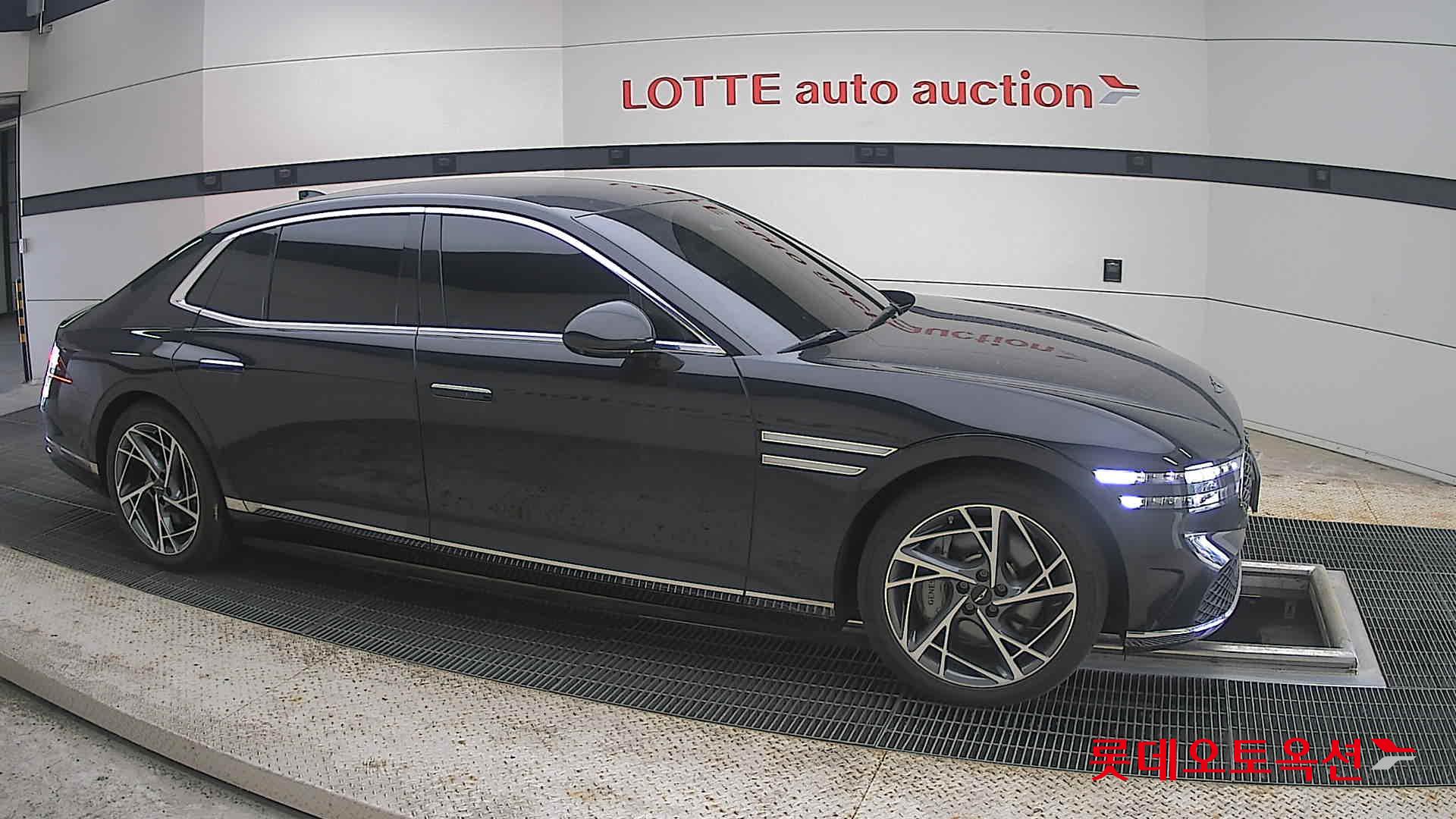 2022 - genesis g90
