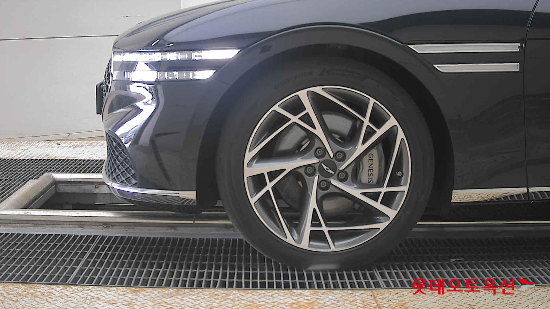 2022 - genesis g90