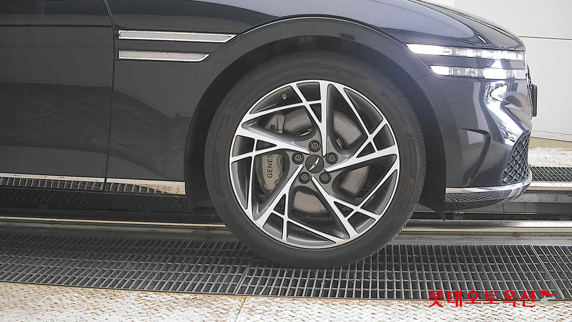 2022 - genesis g90