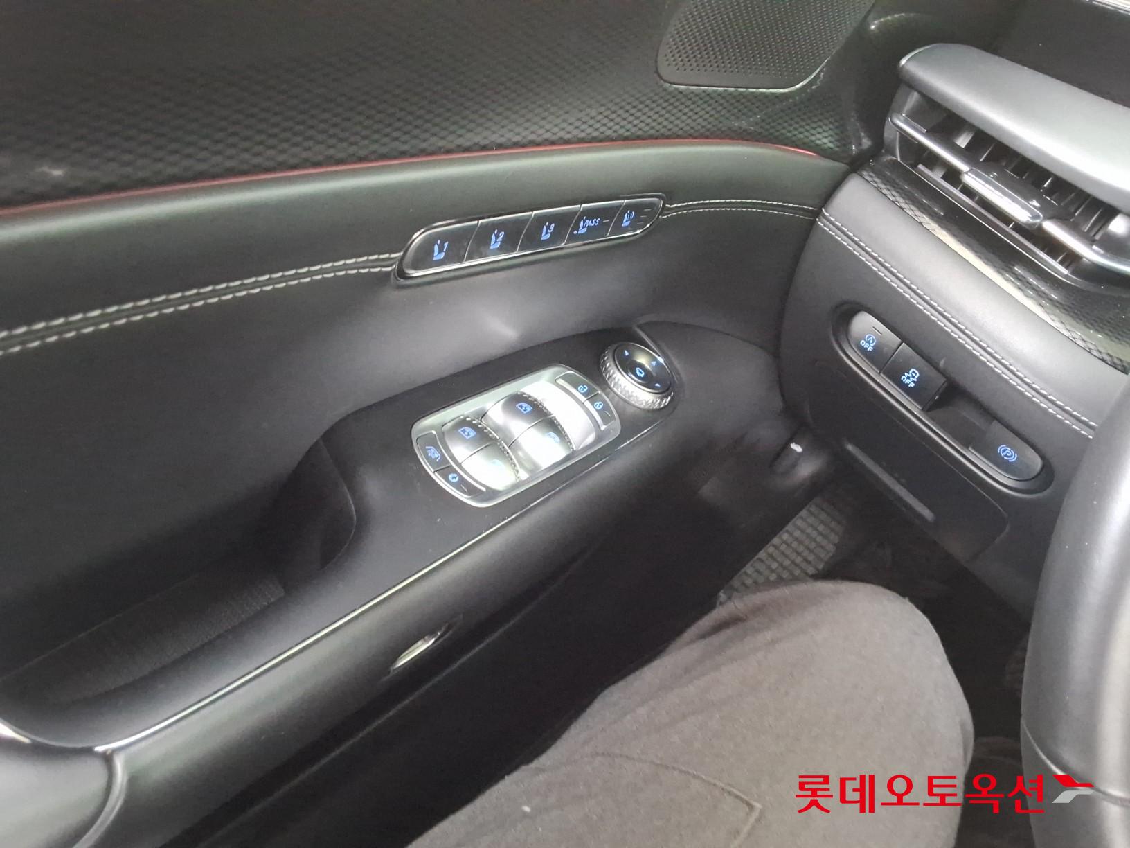 2022 - genesis g90