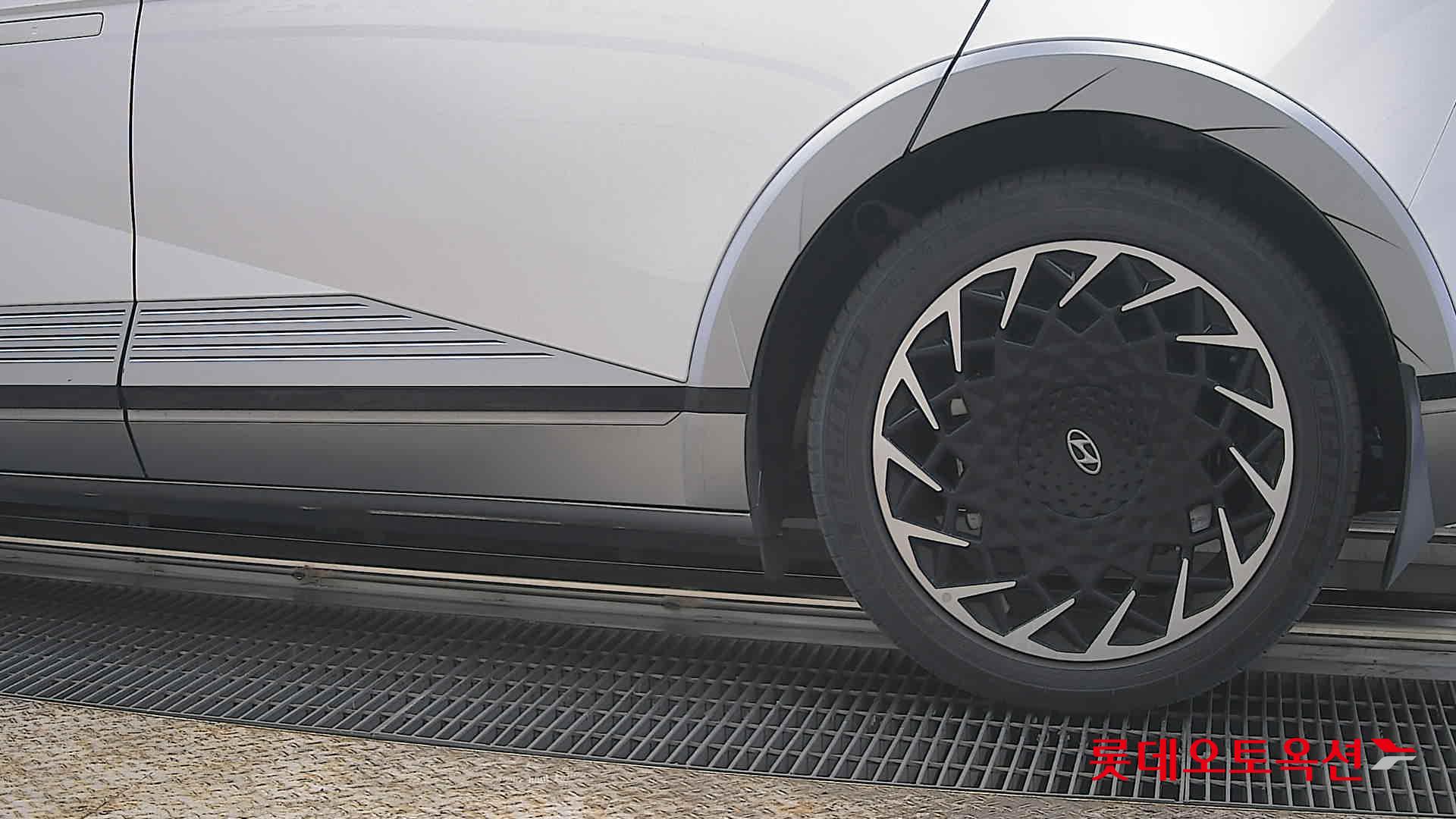 هيونداي أيونيك