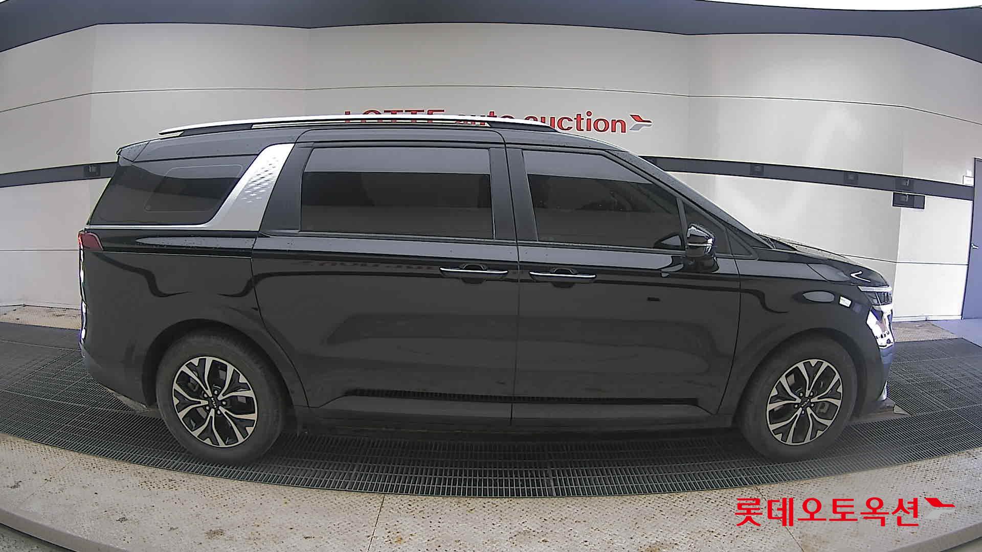 Kia Carnival 2023 Aurora Black Pearl из Кореи, фото 3