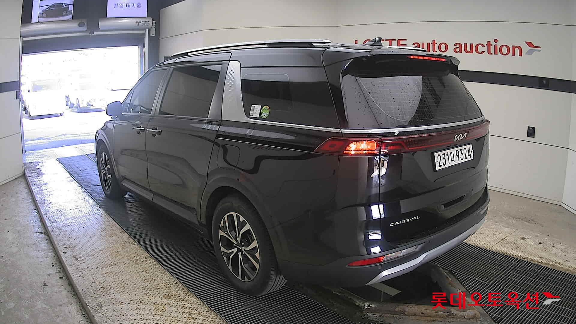 Kia Carnival 2023 Aurora Black Pearl из Кореи, фото 6