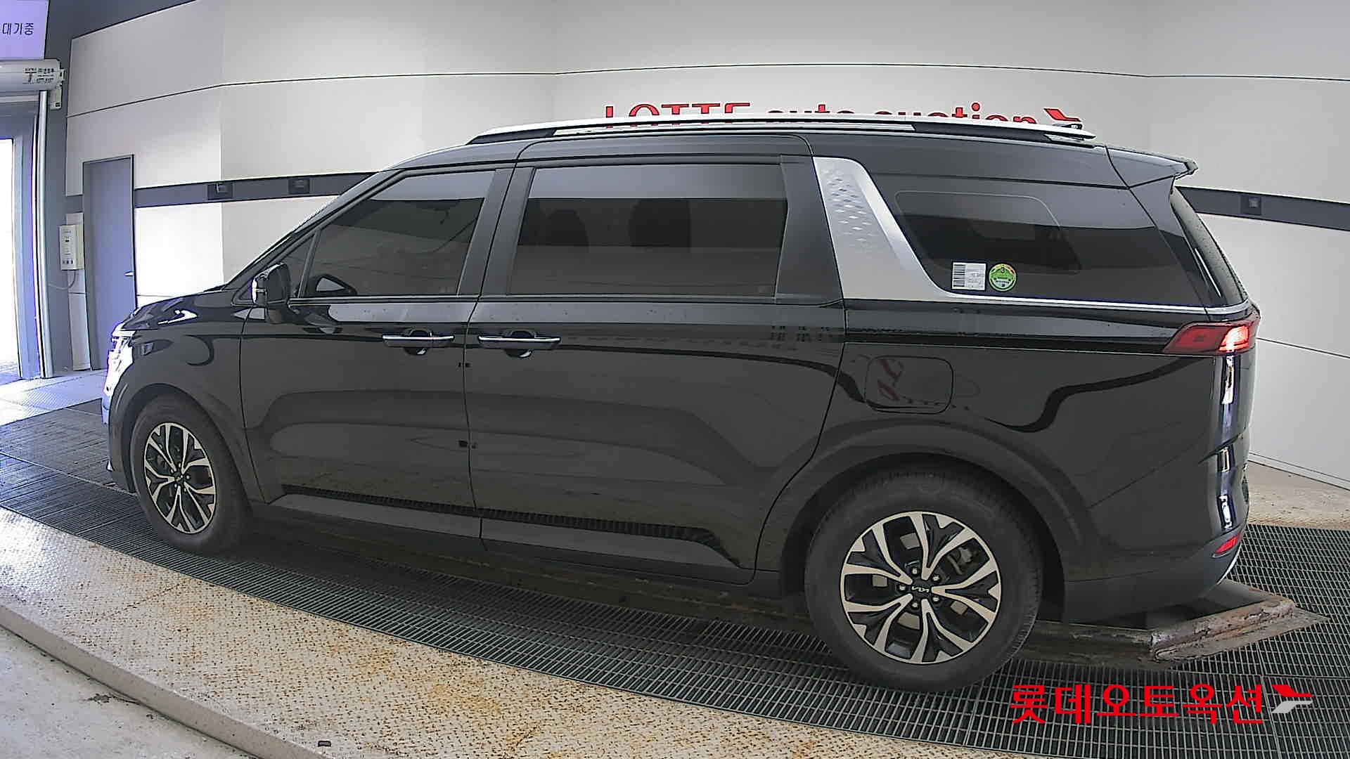 Kia Carnival id 3816373 из Кореи 11