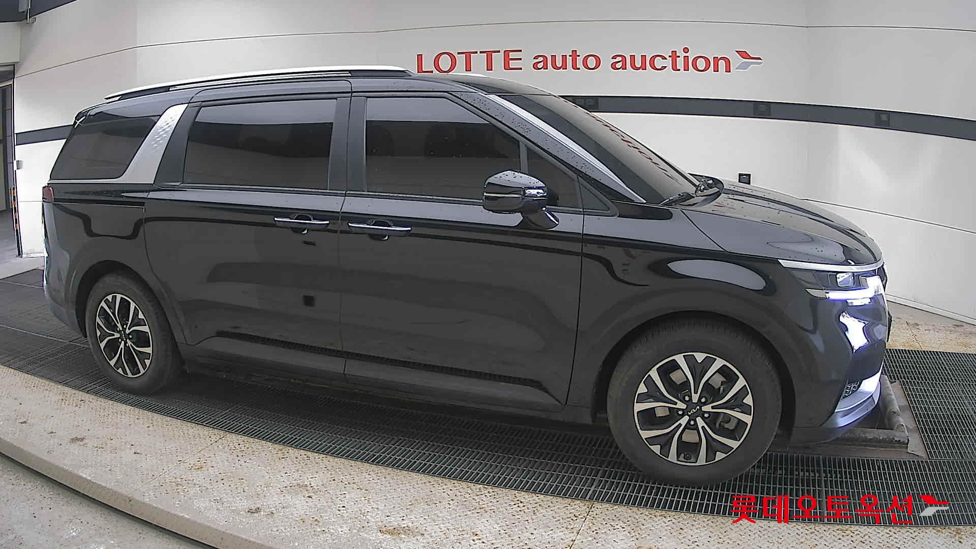 Kia Carnival id 3816373 из Кореи 17