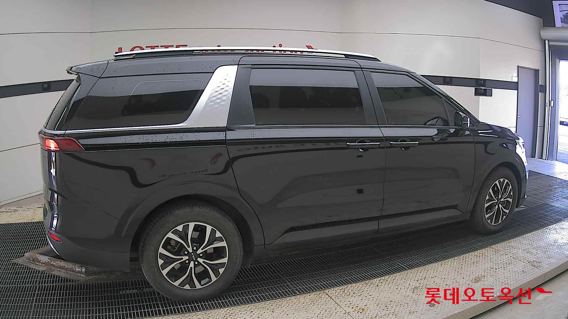 Kia Carnival id 3816373 из Кореи 18