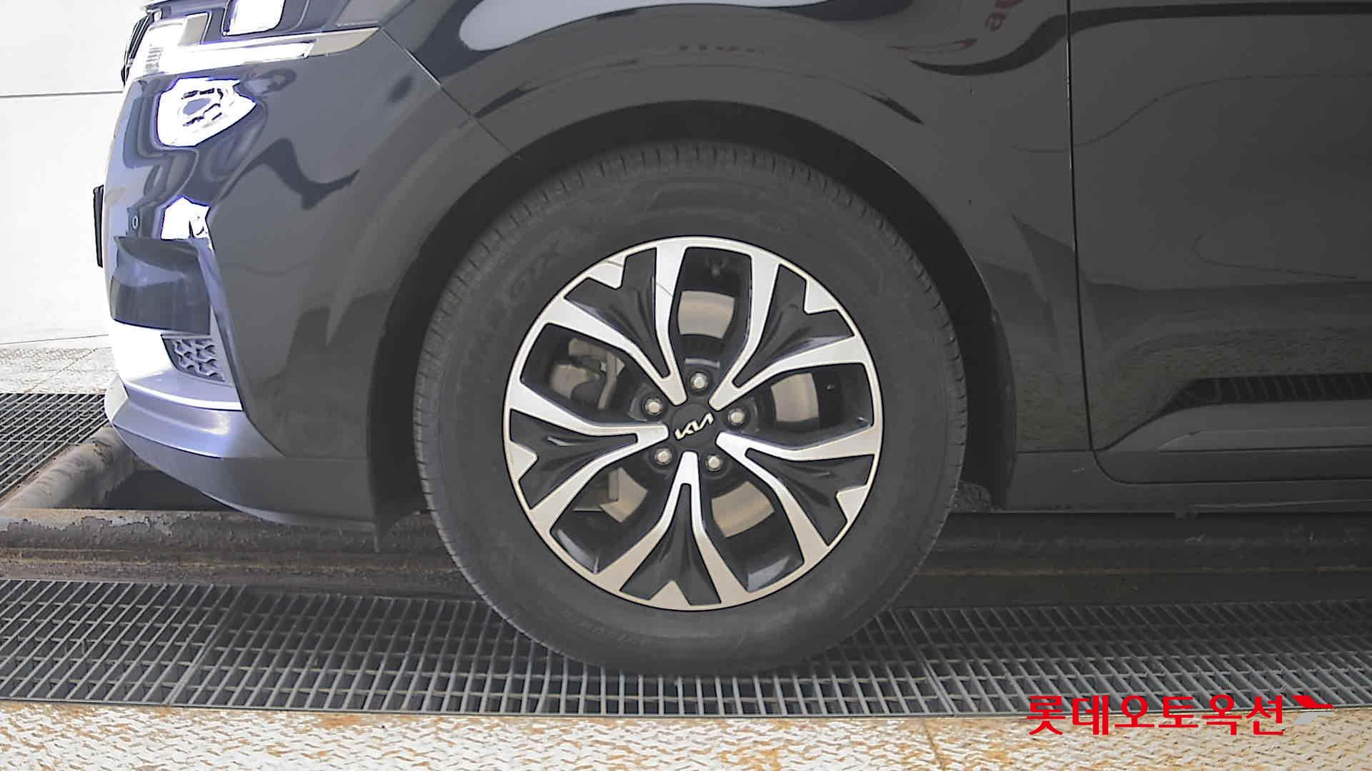 Kia Carnival id 3816373 из Кореи 21