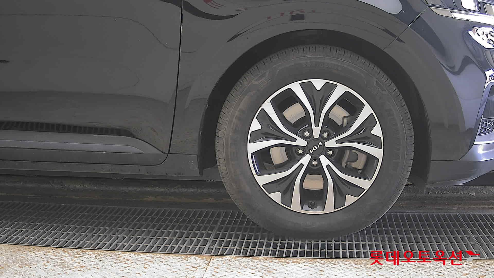 Kia Carnival id 3816373 из Кореи 23