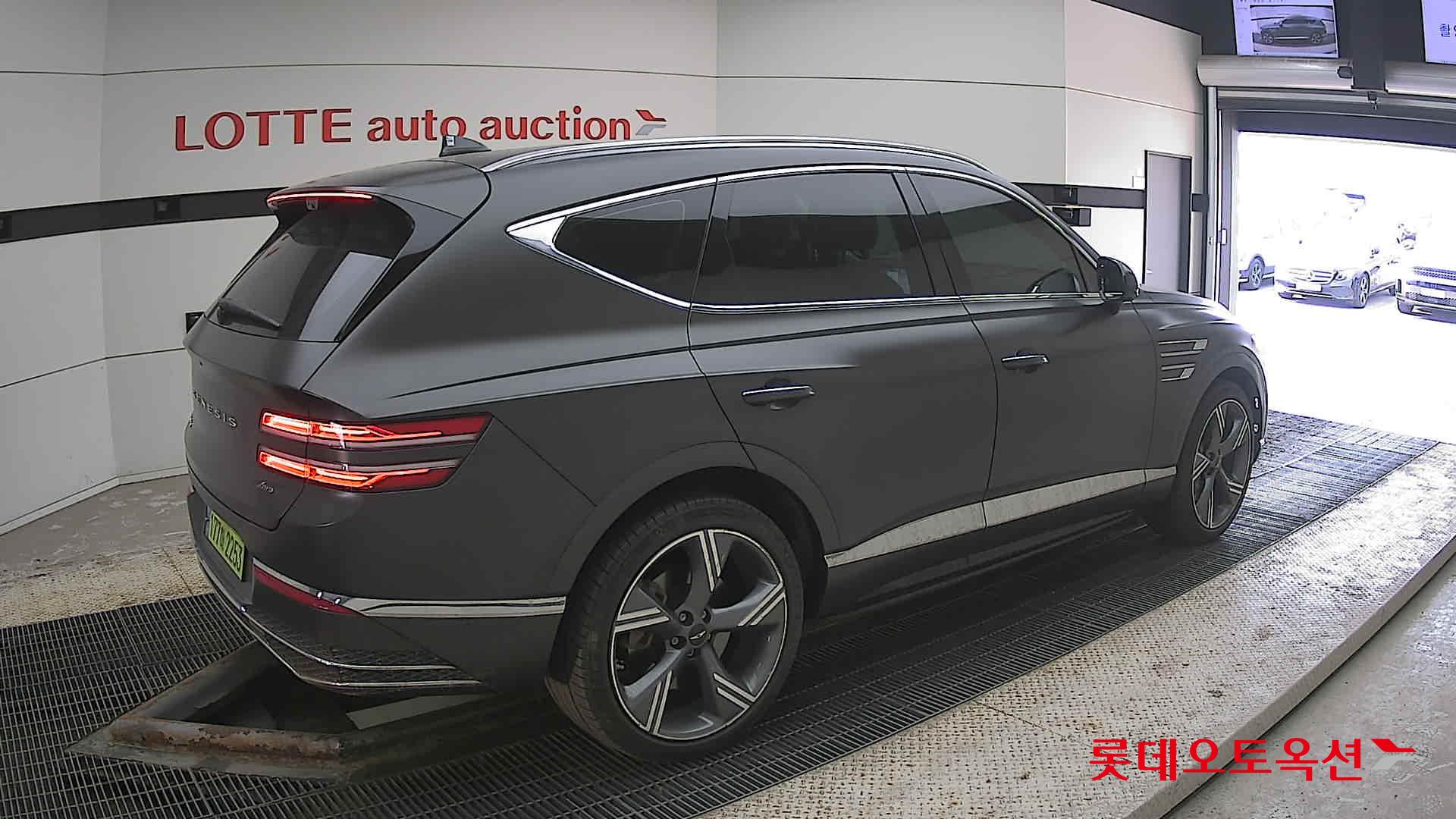 جينسس جي في 80