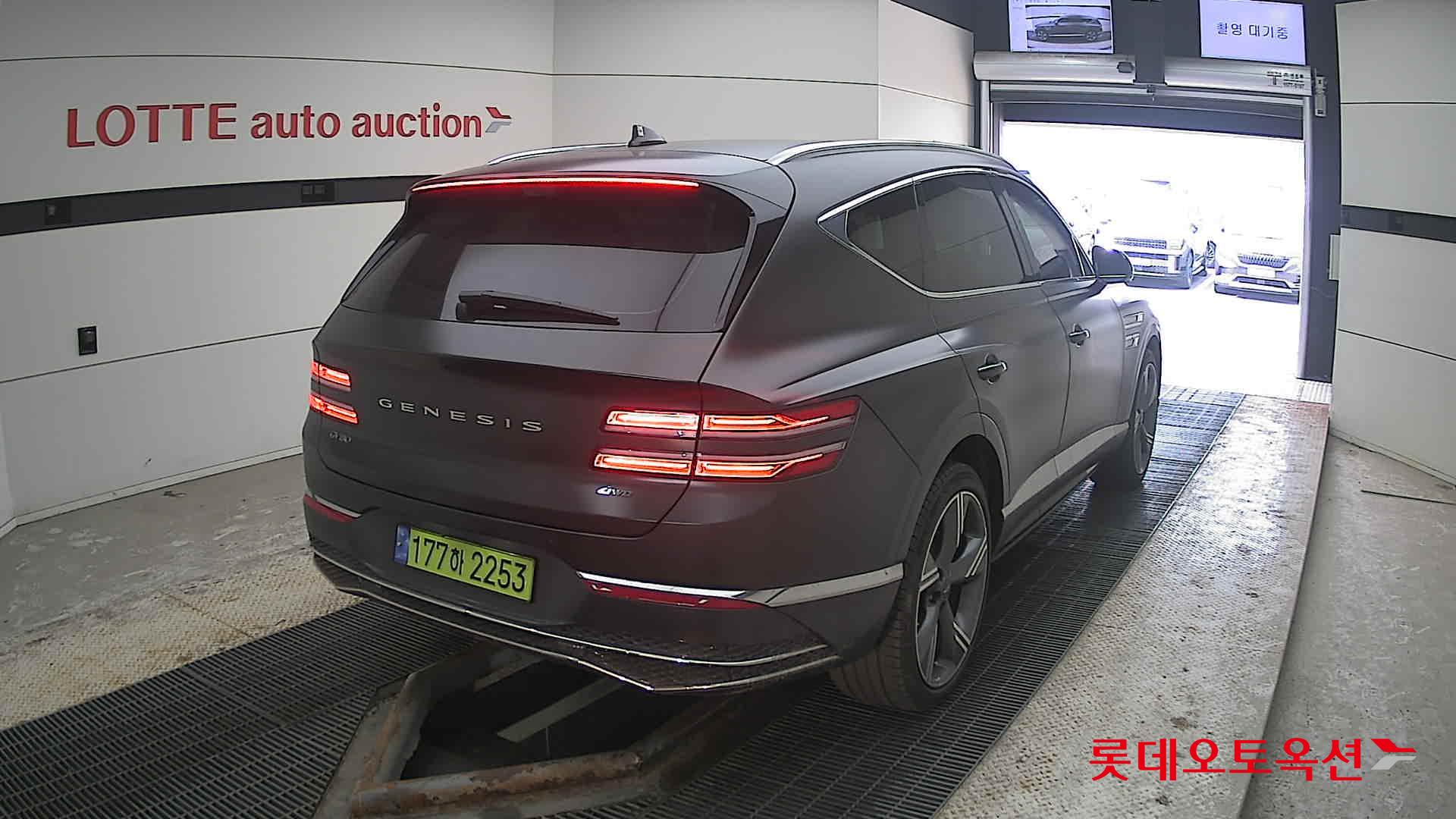 جينسس جي في 80