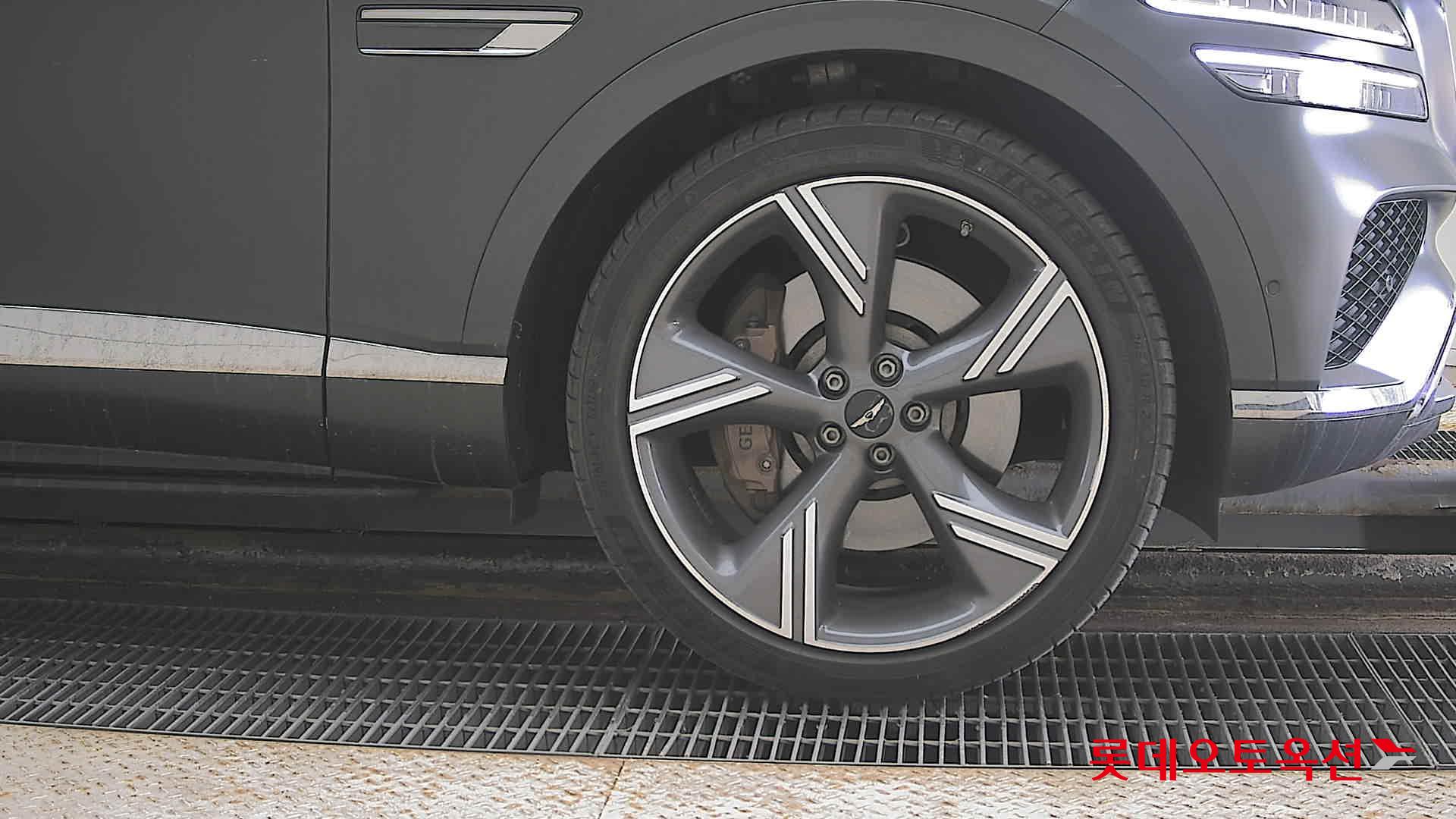 جينسس جي في 80