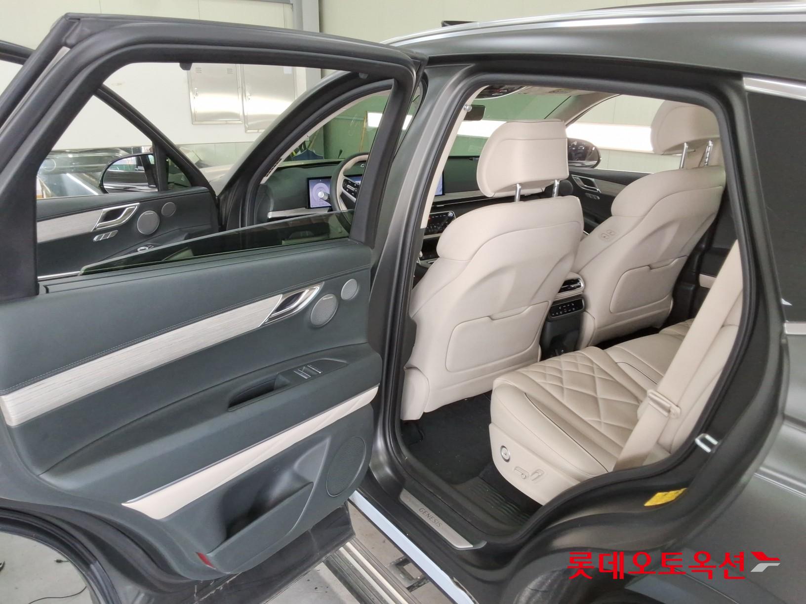 جينسس جي في 80