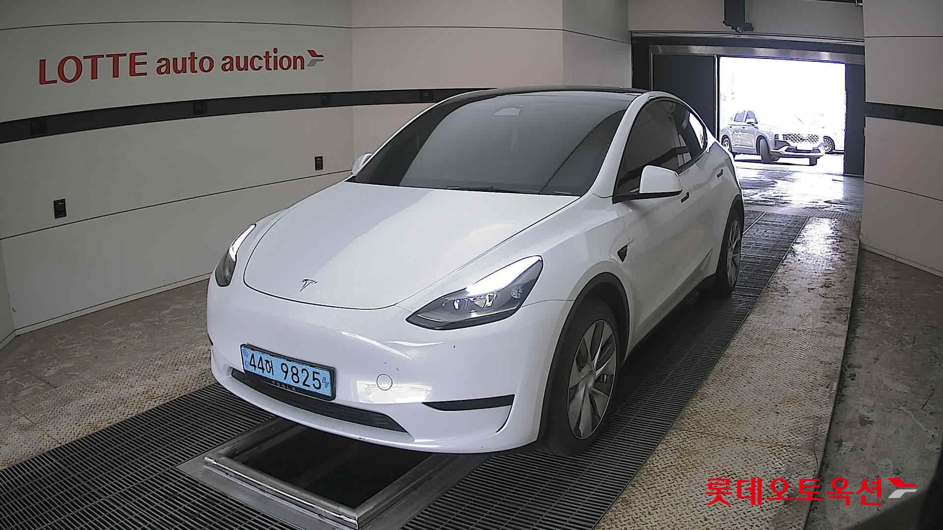 Tesla Model Y 2024 - Image 10