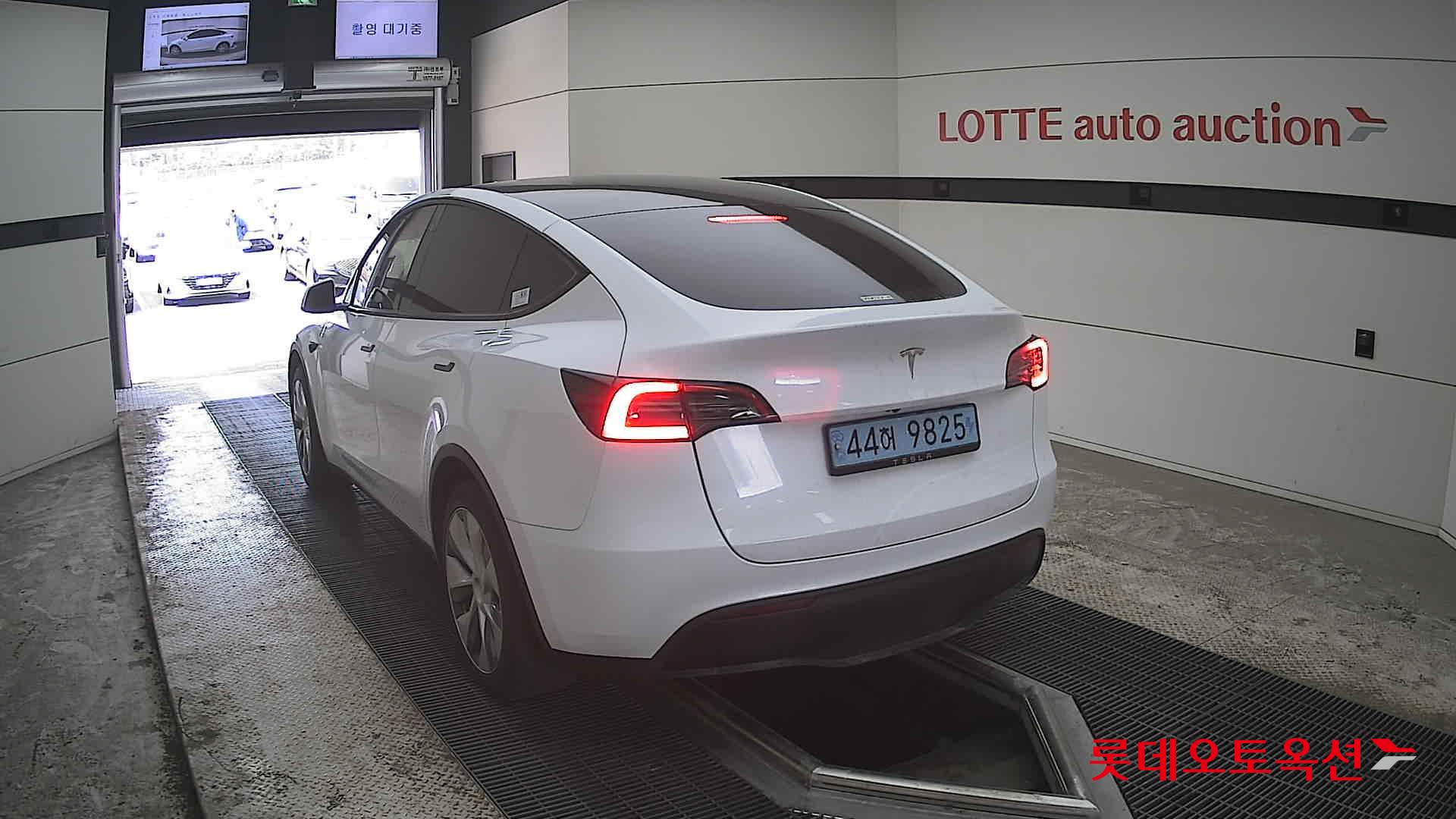 Tesla Model Y 2024 - Image 16