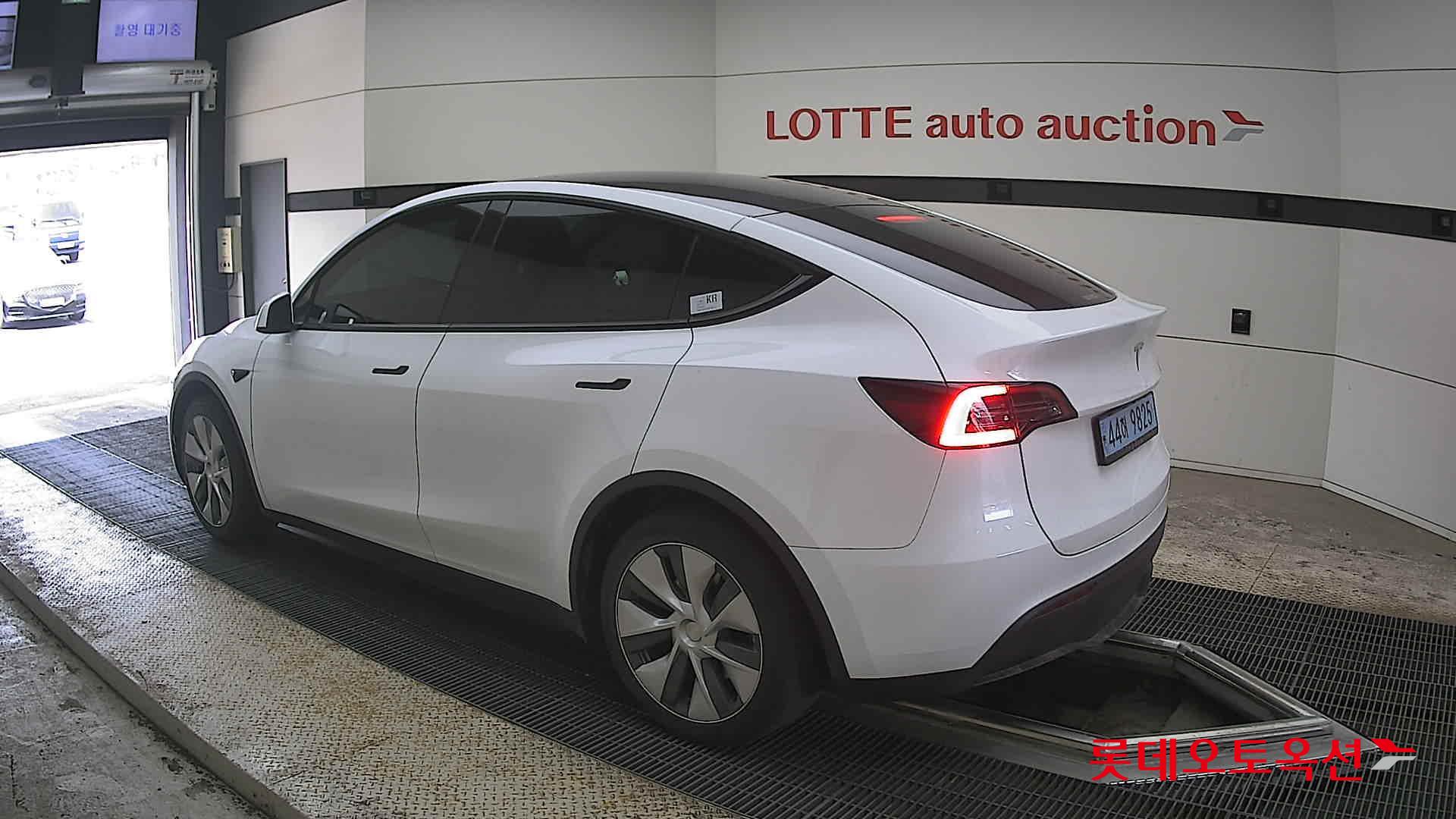 Tesla Model Y 2024 - Image 15