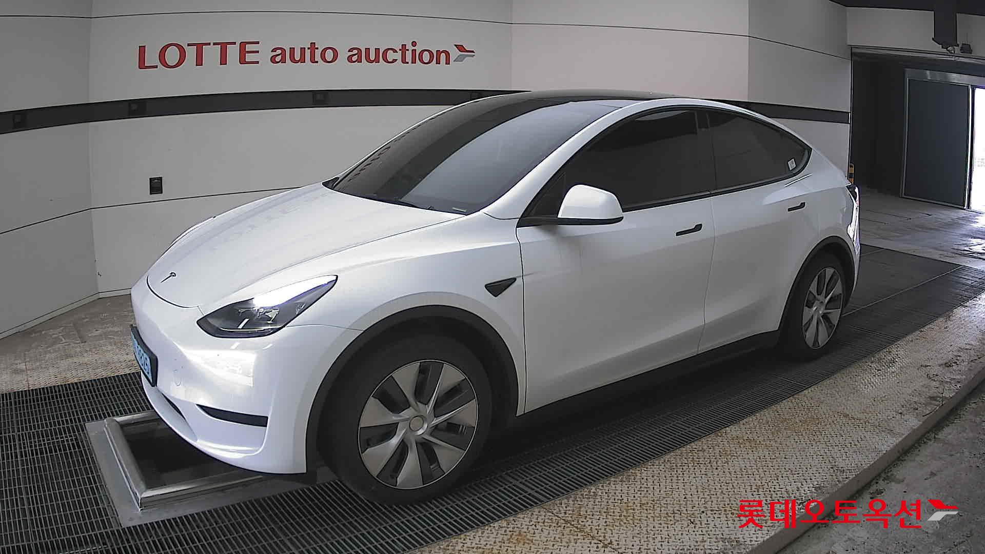Tesla Model Y 2024 - Image 11