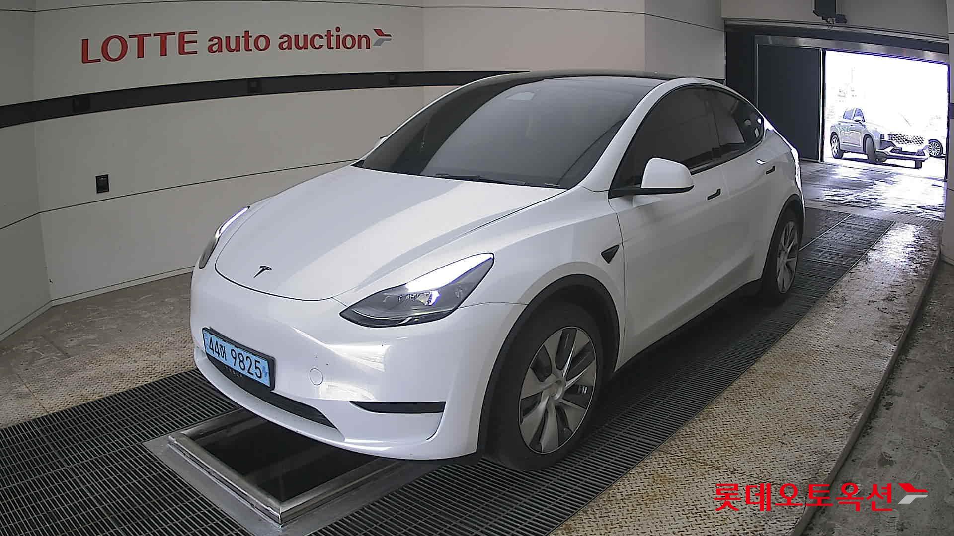 Tesla Model Y 2024 - Image 3