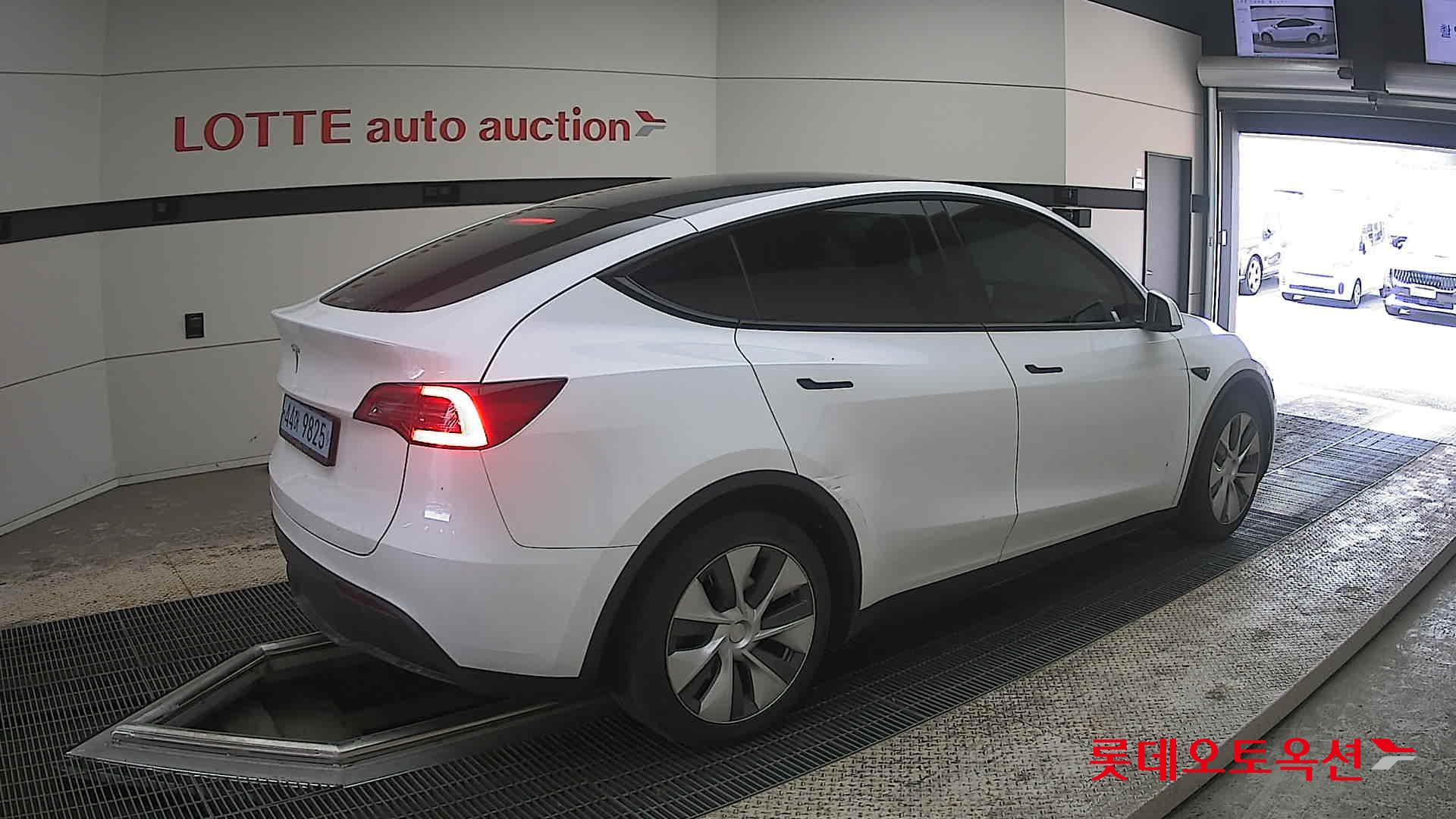 Tesla Model Y 2024 - Image 19