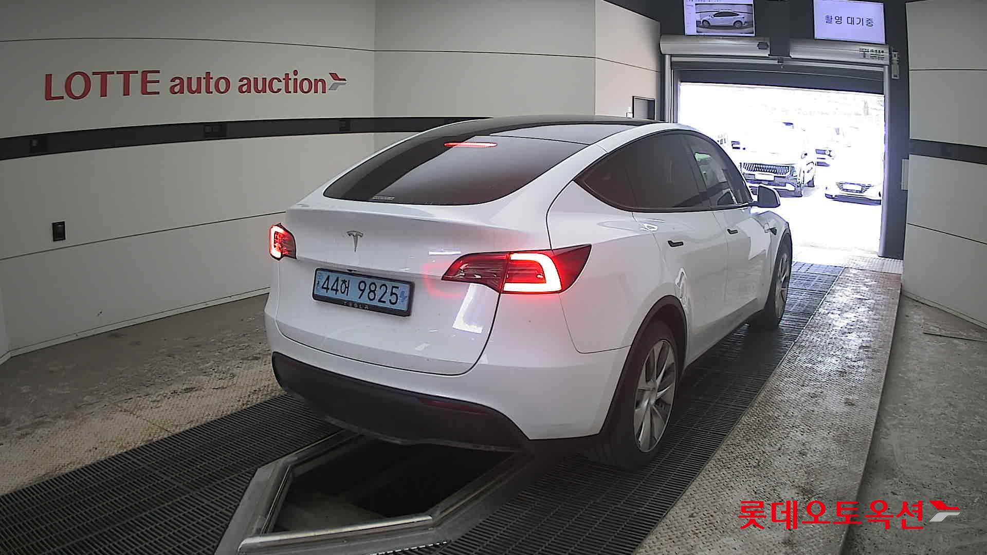 Tesla Model Y 2024 - Image 18