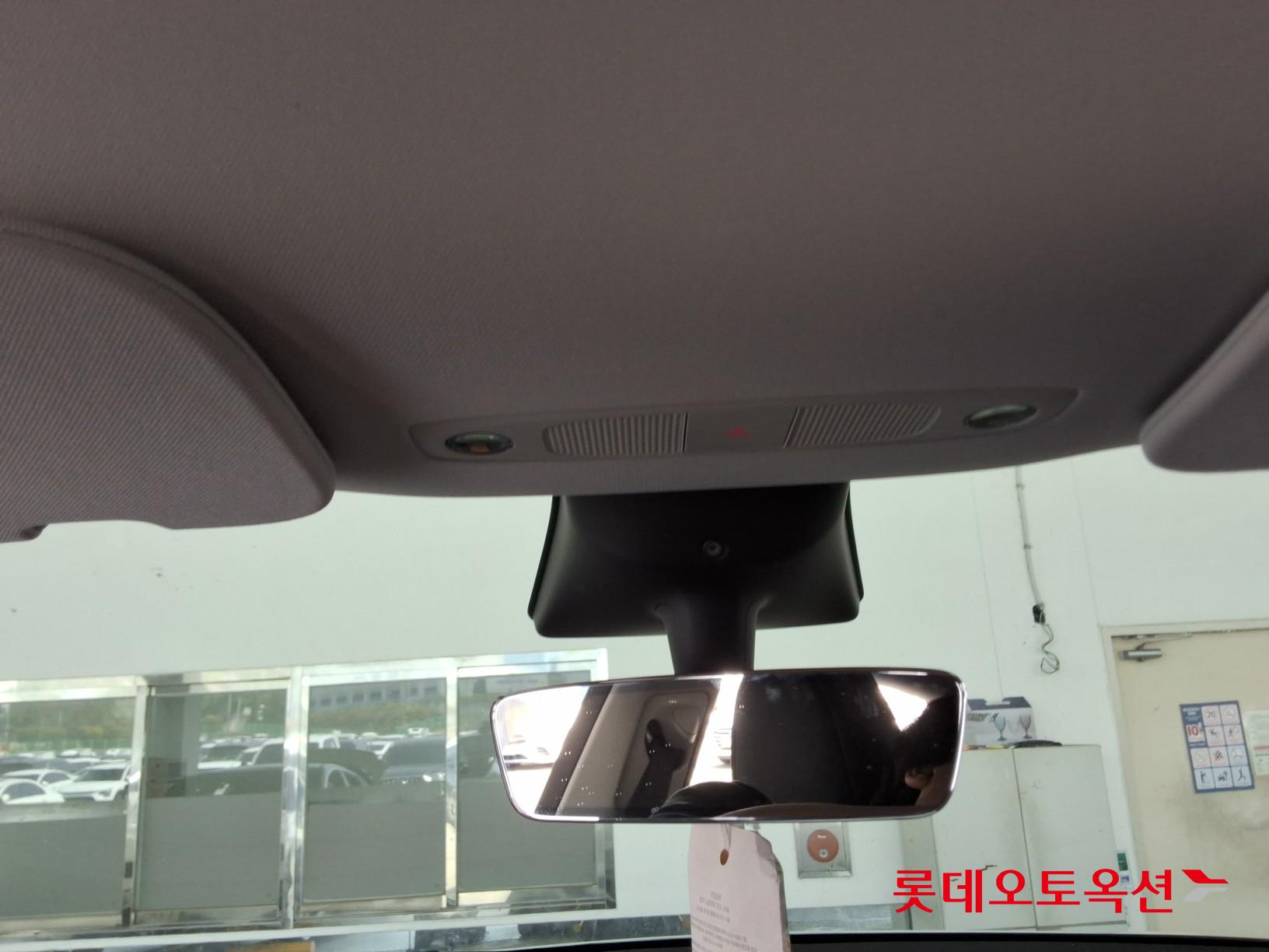 Tesla Model Y 2024 - Image 31