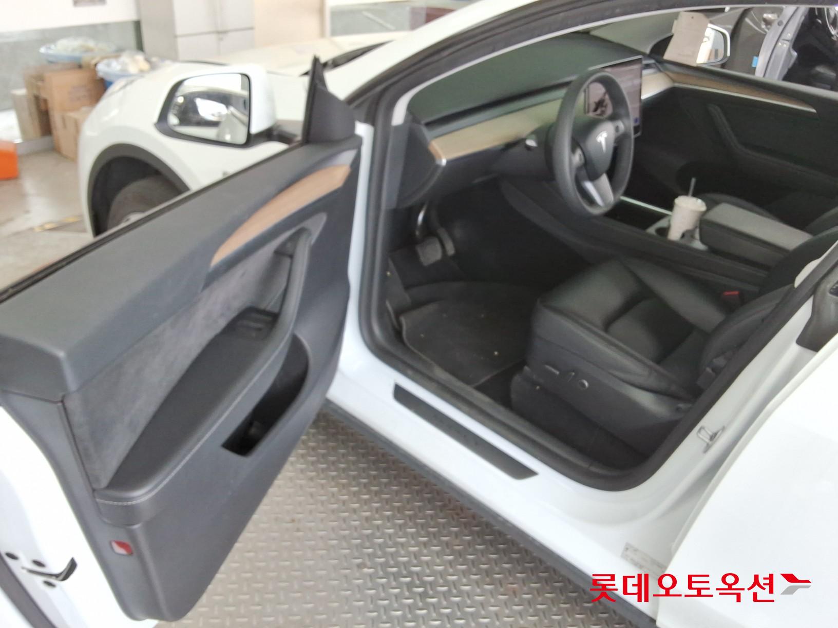 Tesla Model Y 2024 - Image 36