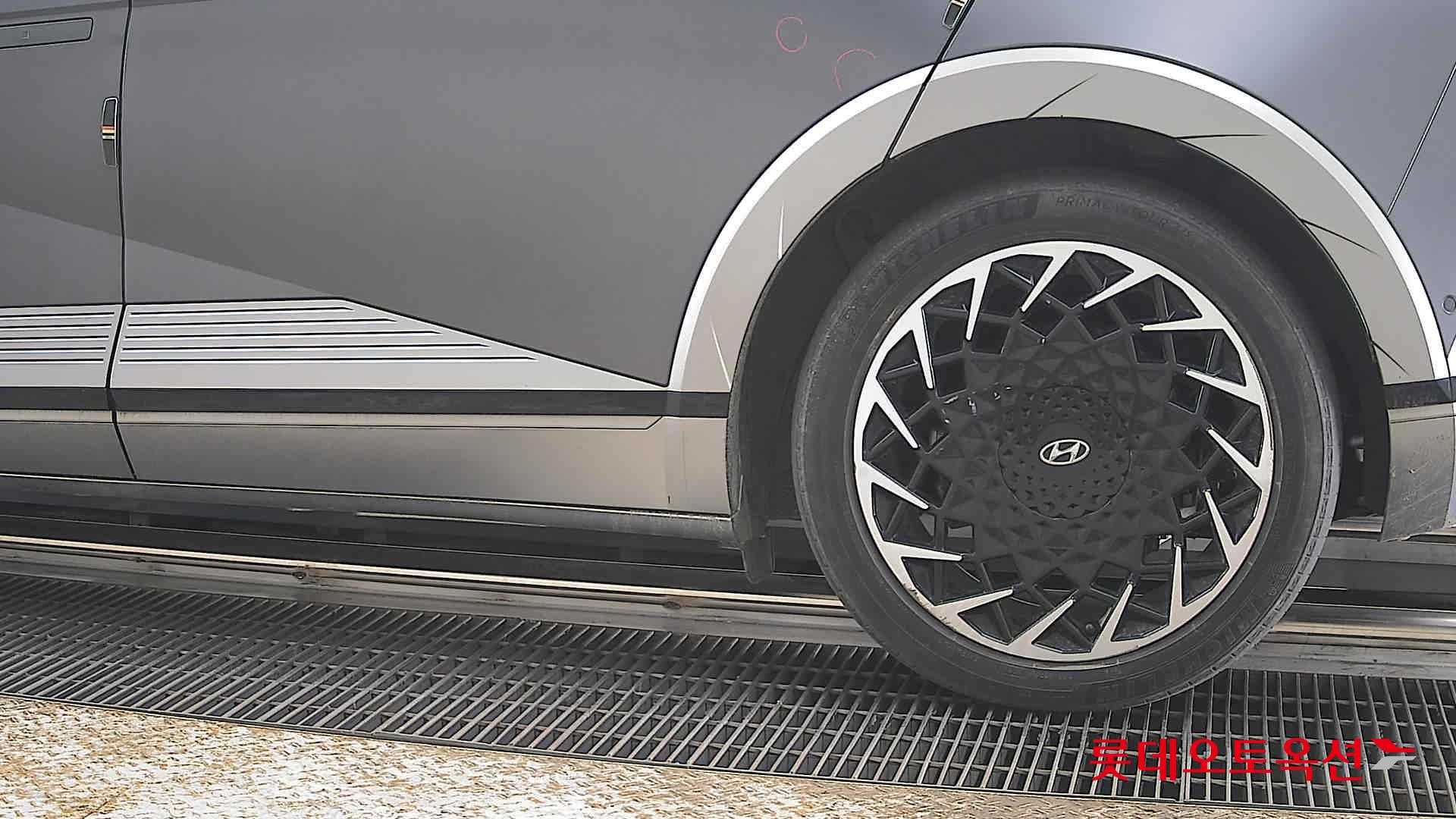 هيونداي أيونيك