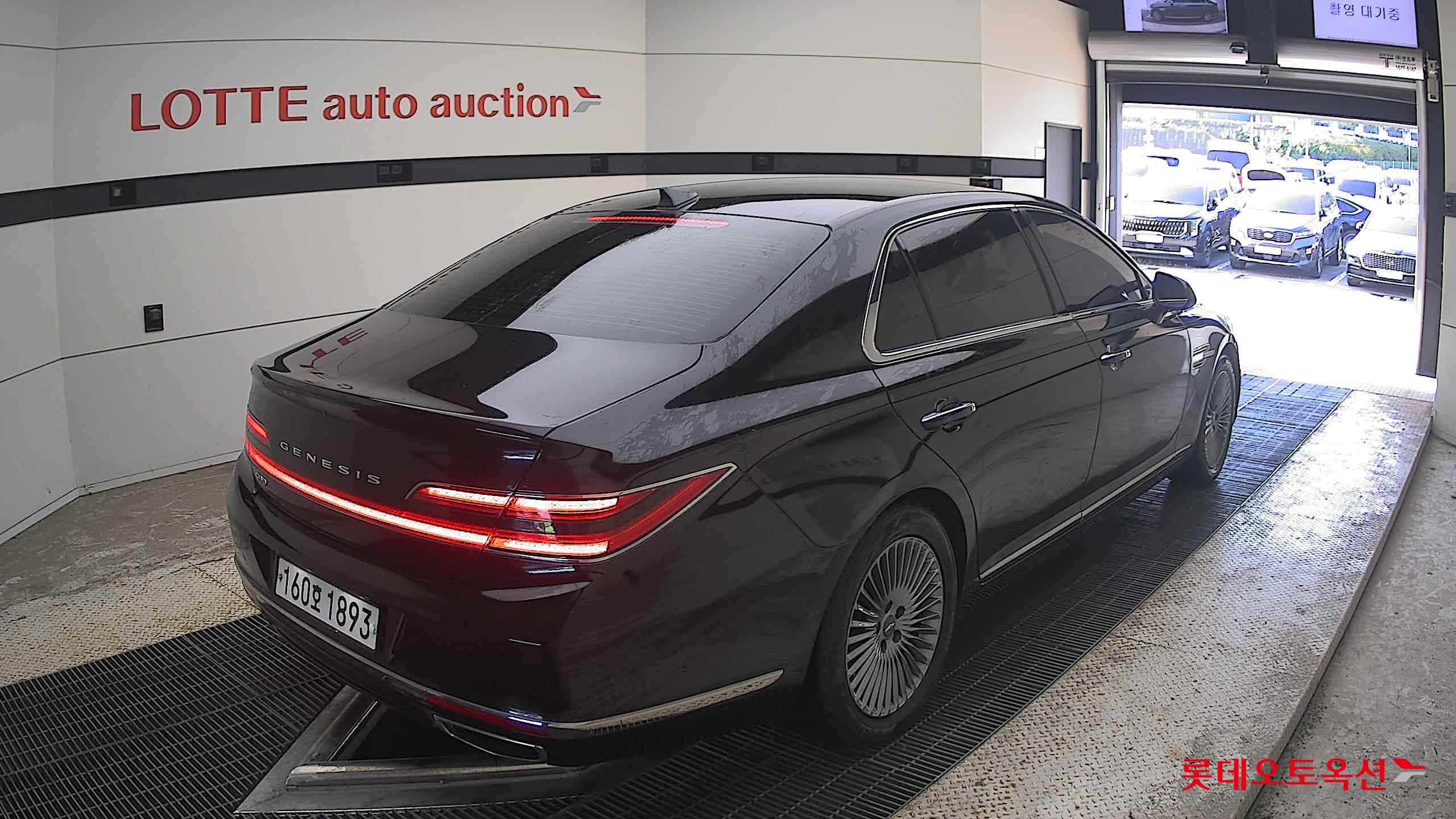 2021 - genesis g90