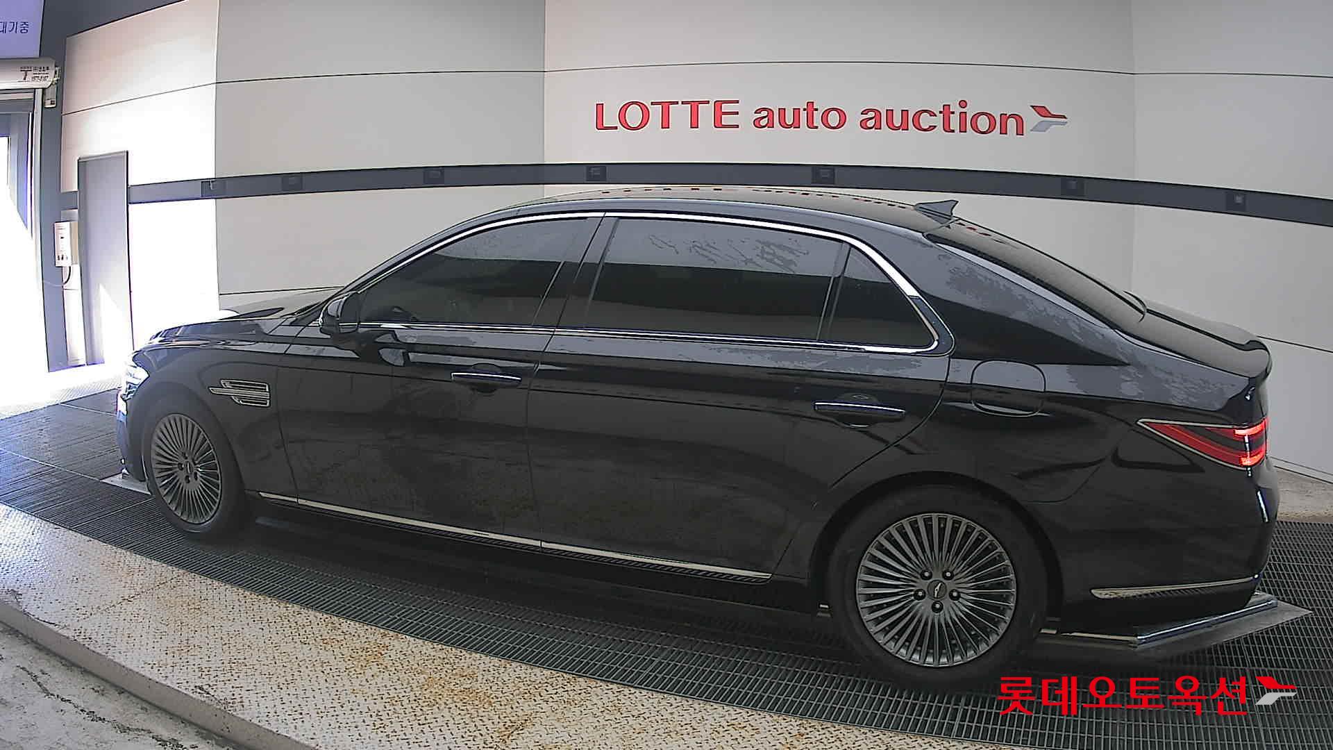 2021 - genesis g90