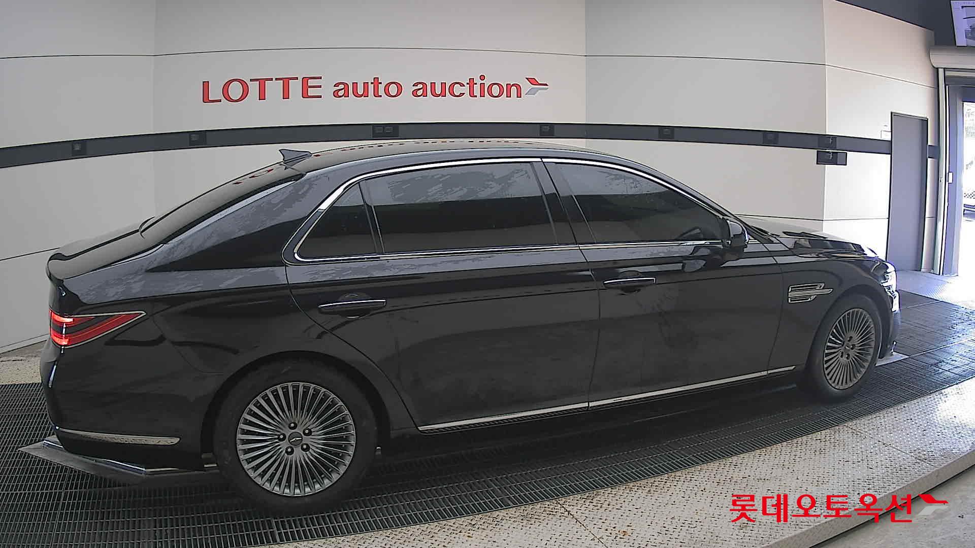 2021 - genesis g90