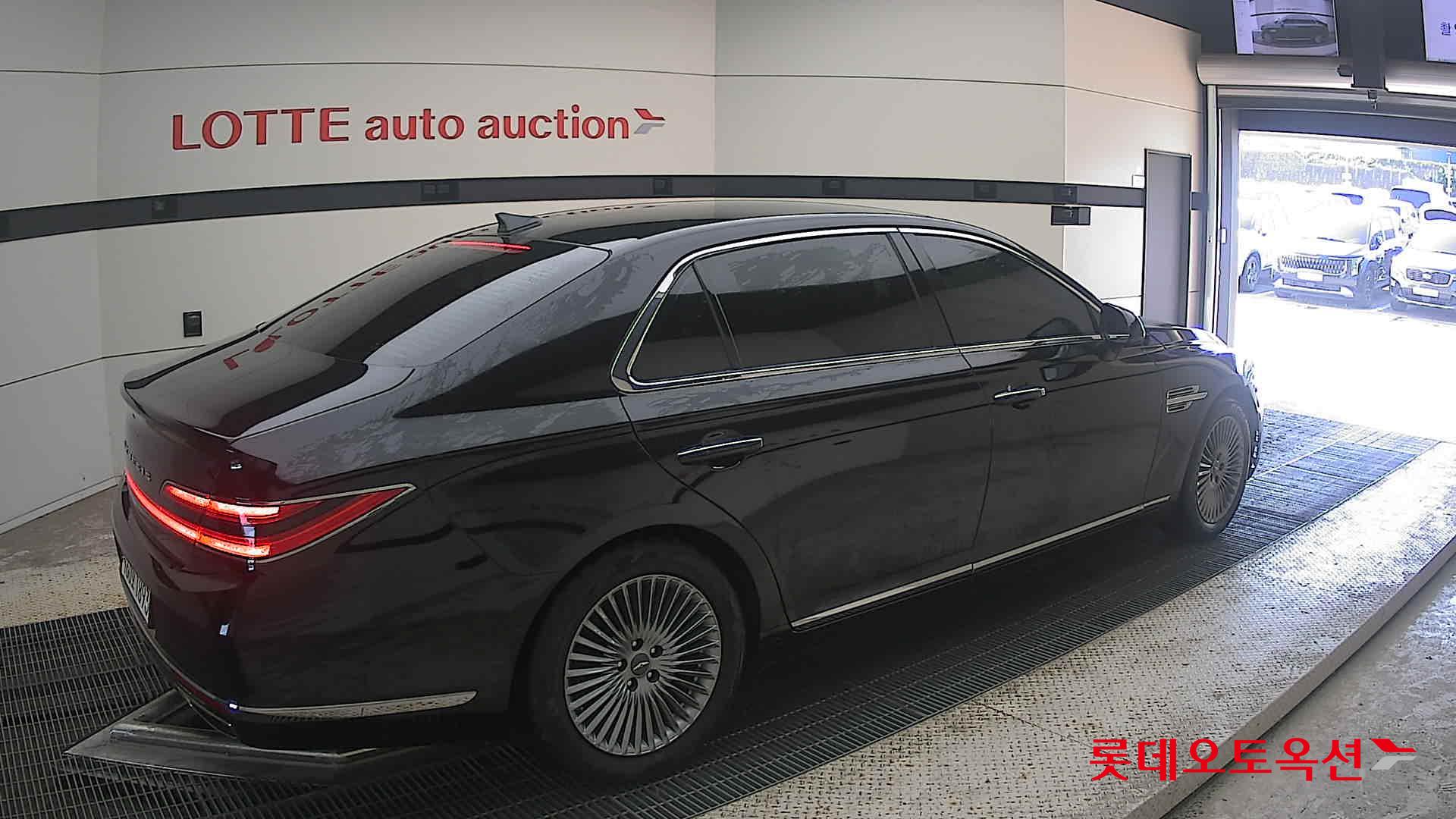 2021 - genesis g90