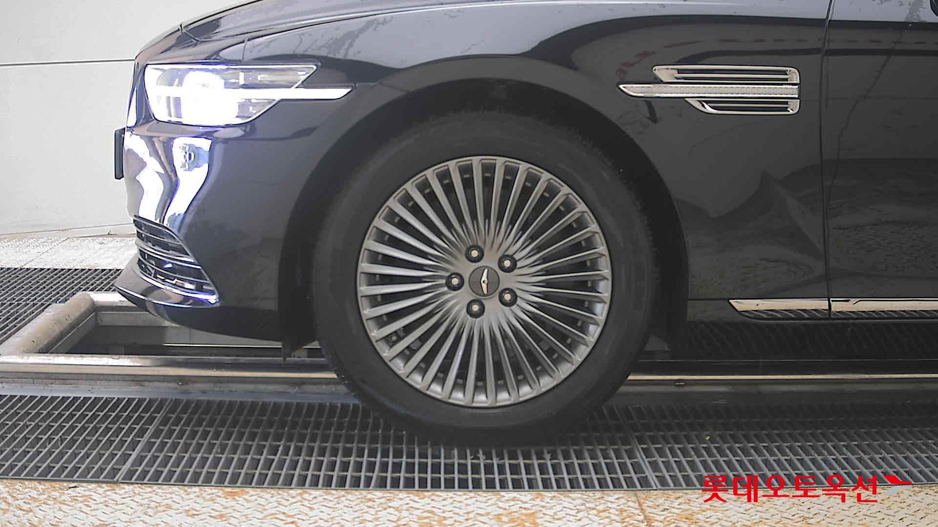 2021 - genesis g90