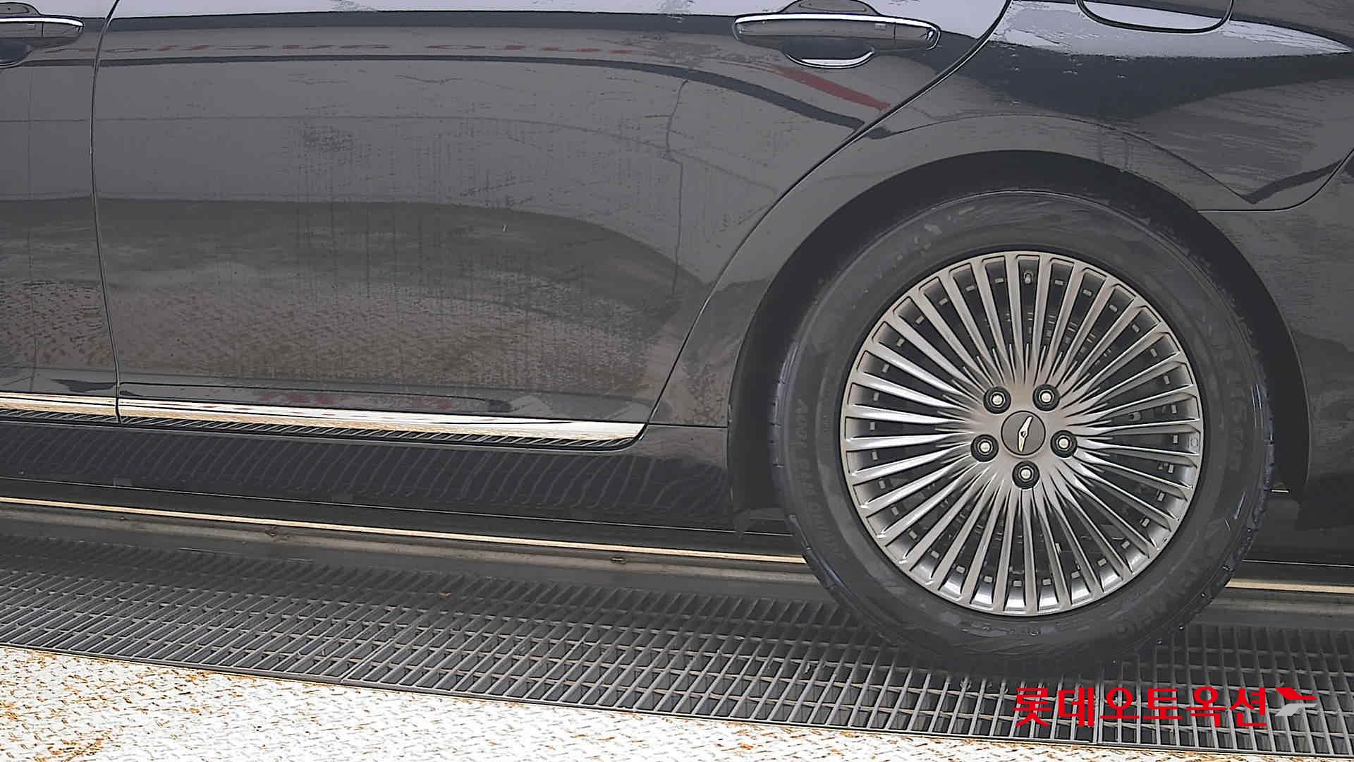 2021 - genesis g90